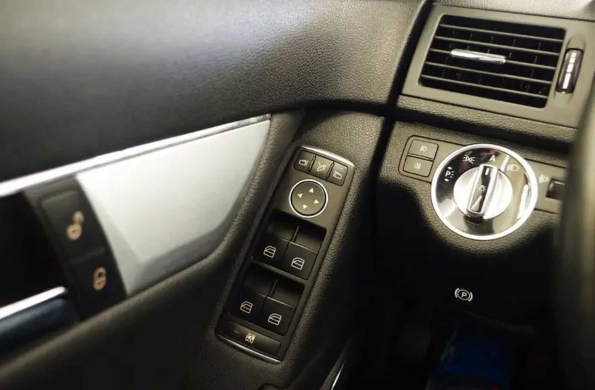 Mercedes-Benz C-Class C - 200 - 3