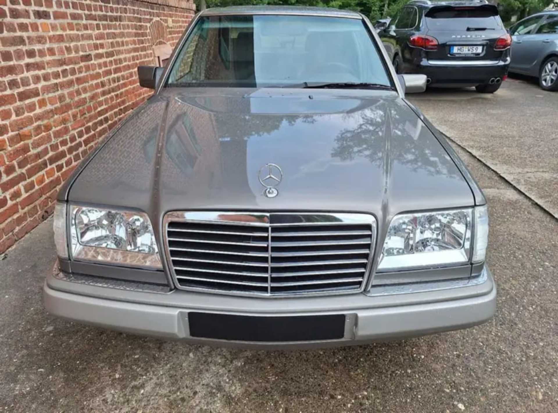 Mercedes-Benz E-Class - 1