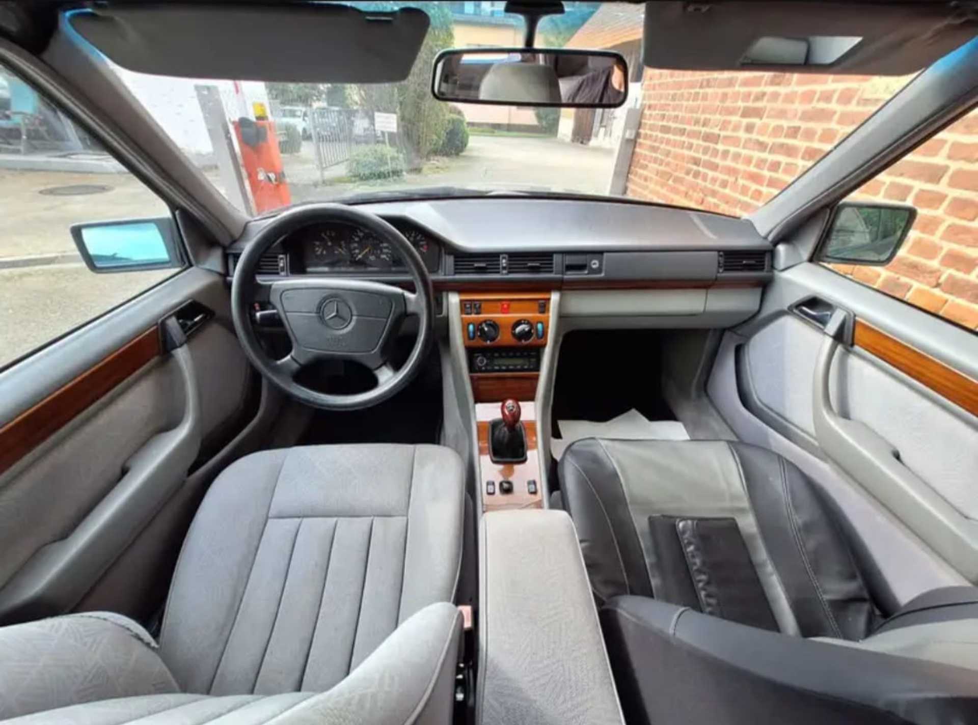 Mercedes-Benz E-Class - 2