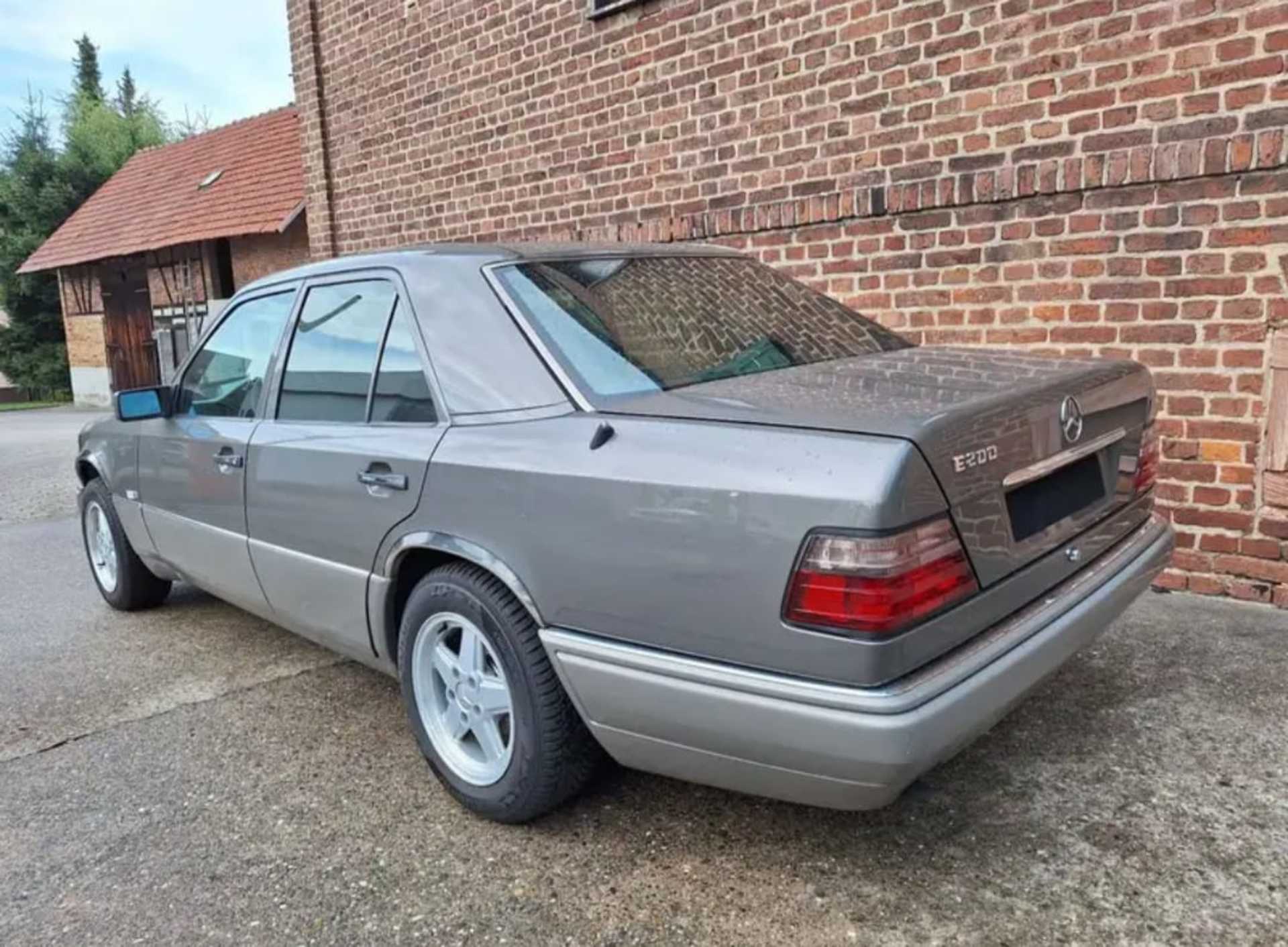 Mercedes-Benz E-Class - 7