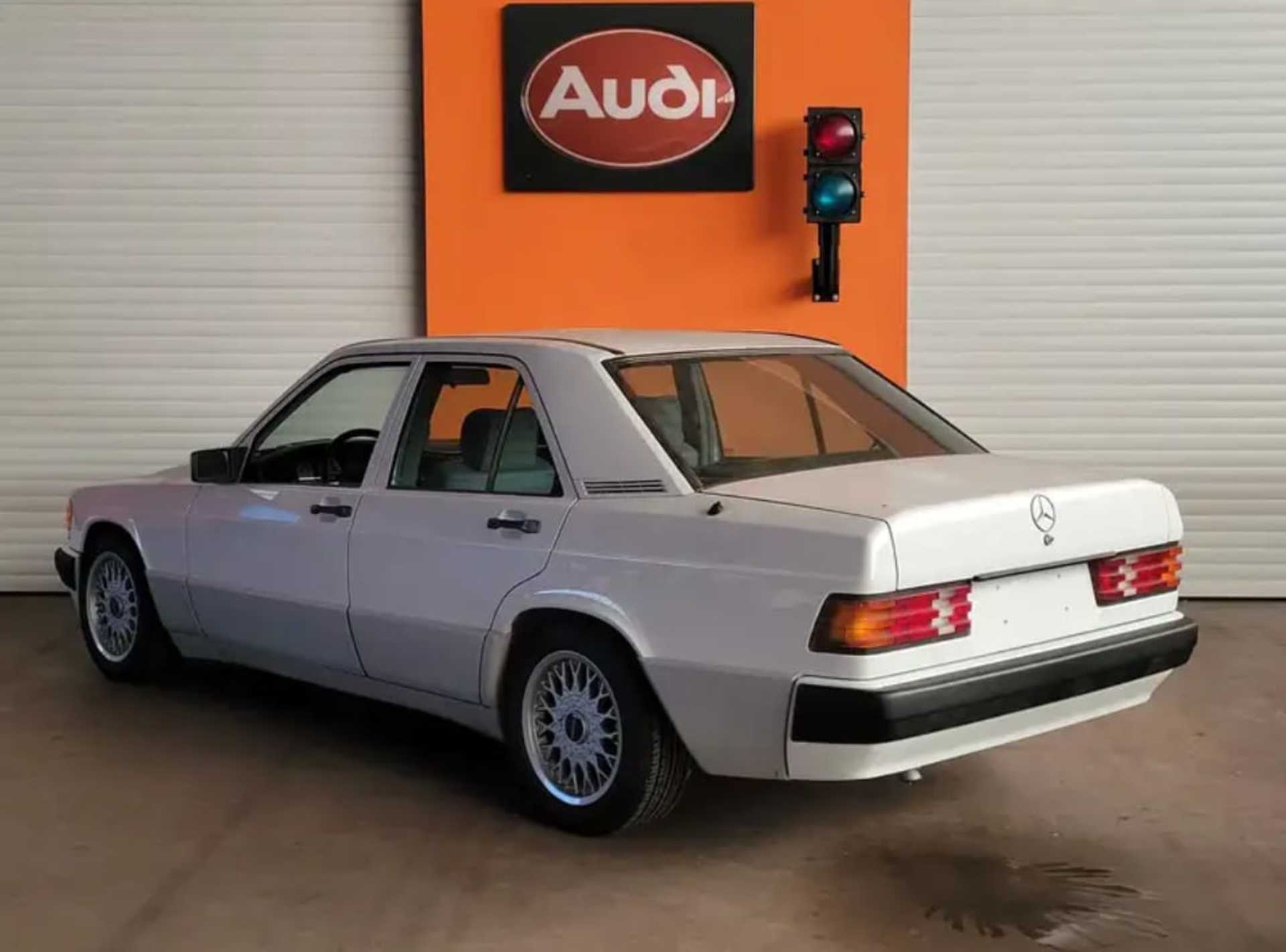 Mercedes-Benz E-Class - 3
