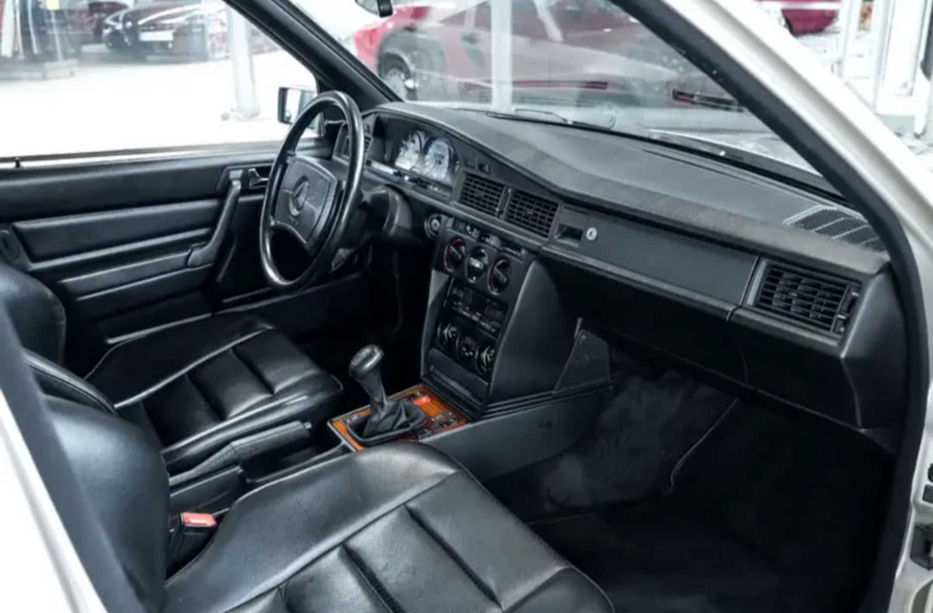 Mercedes-Benz 190 - 4