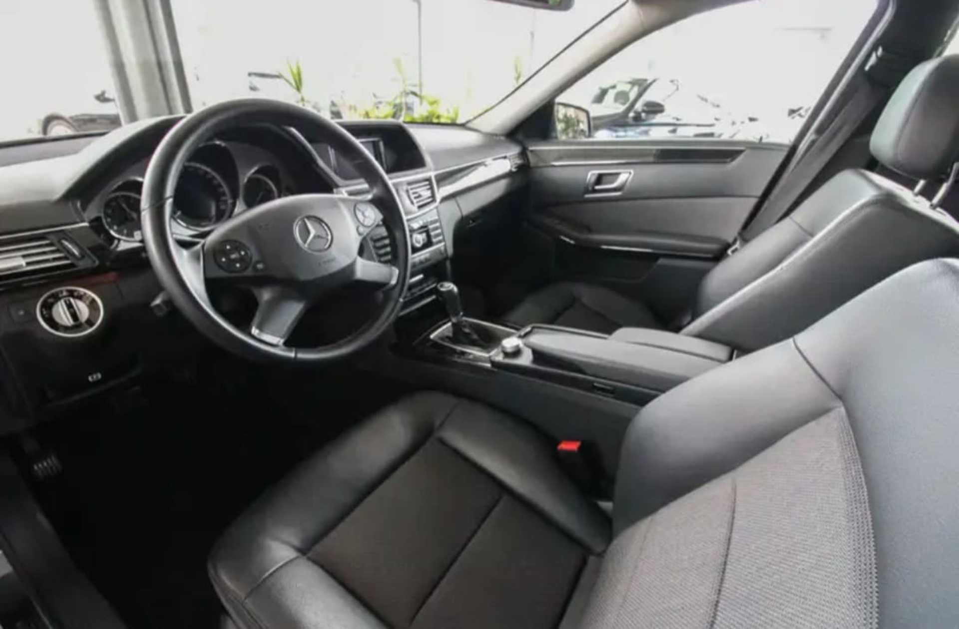 Mercedes-Benz E-Class  200 CGI  - 4