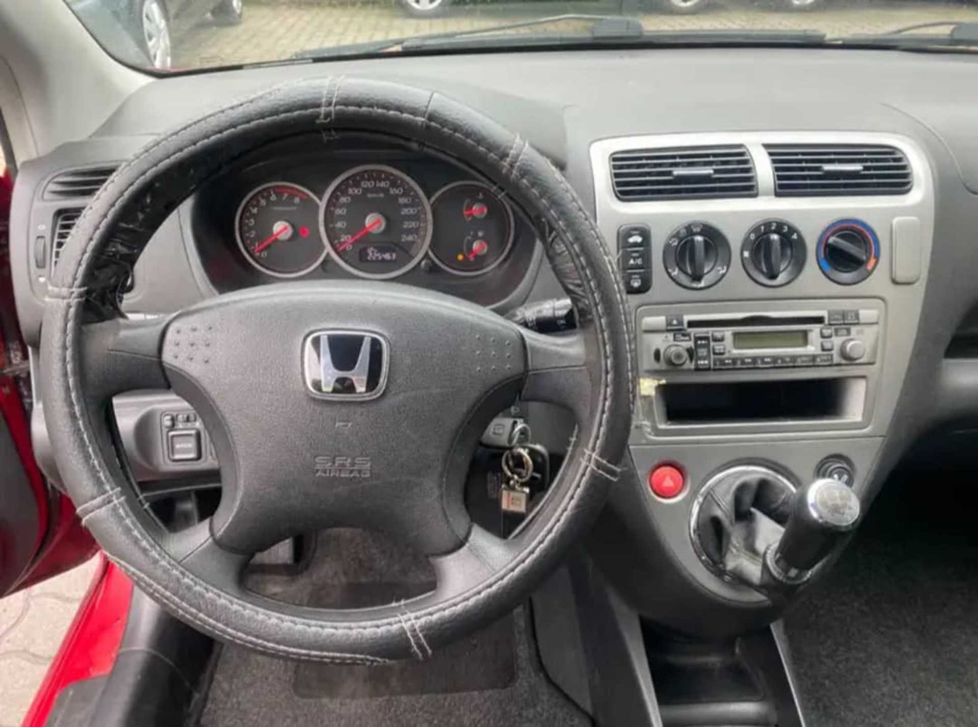 Honda Civic 1.6 i LS - 2