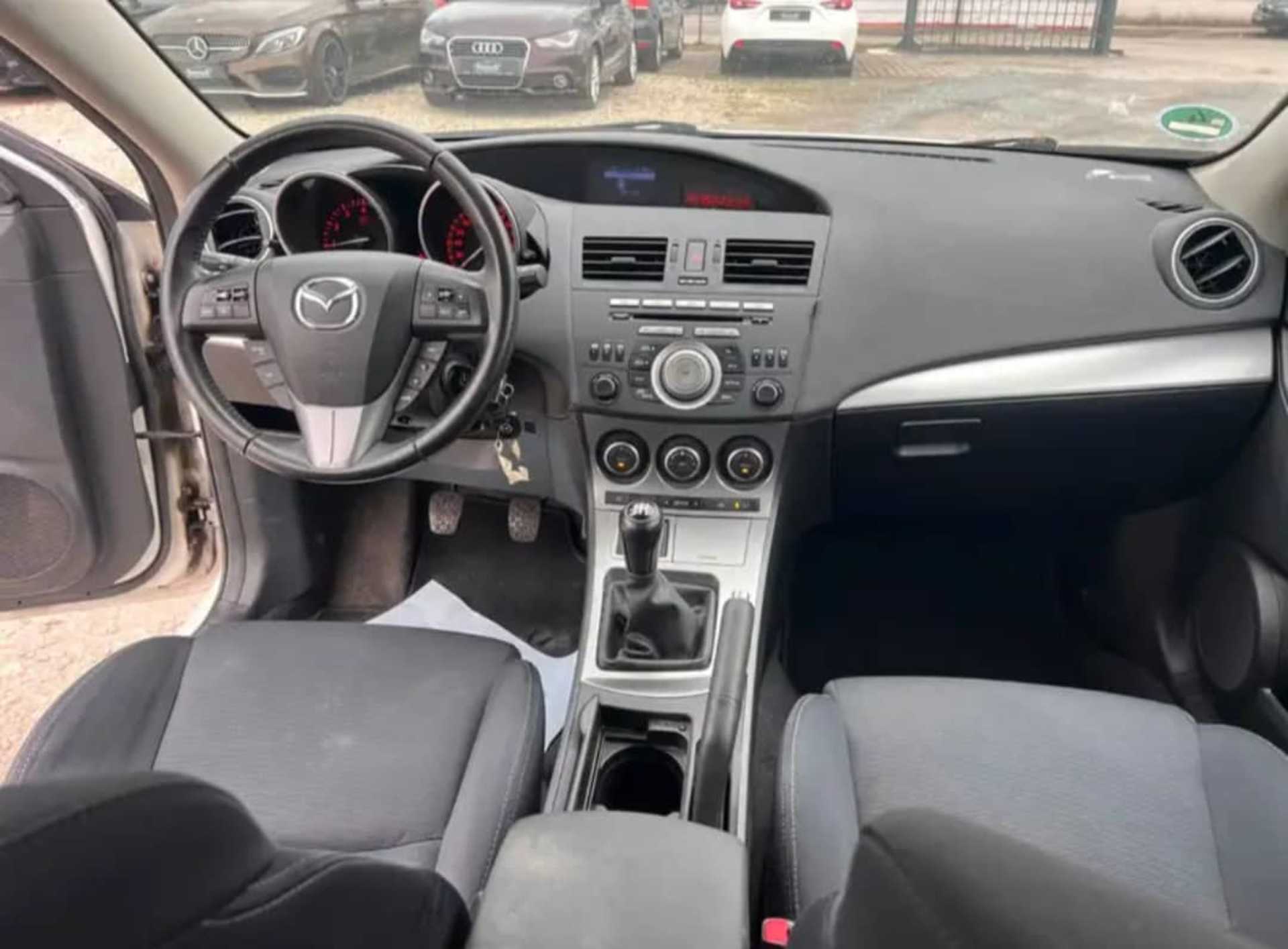 Mazda Mazda3 - 3