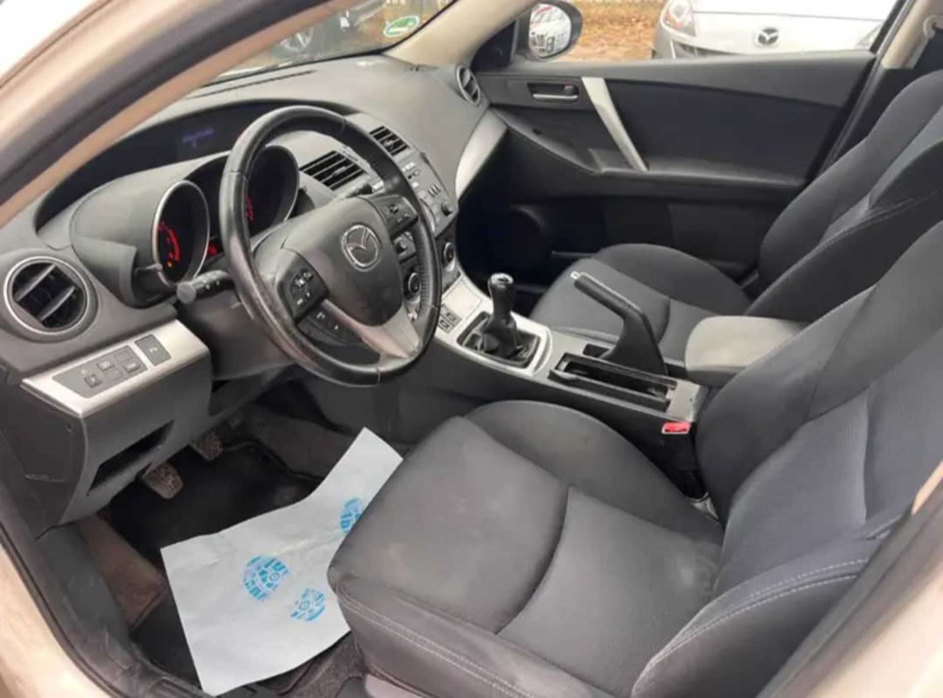 Mazda Mazda3 - 6