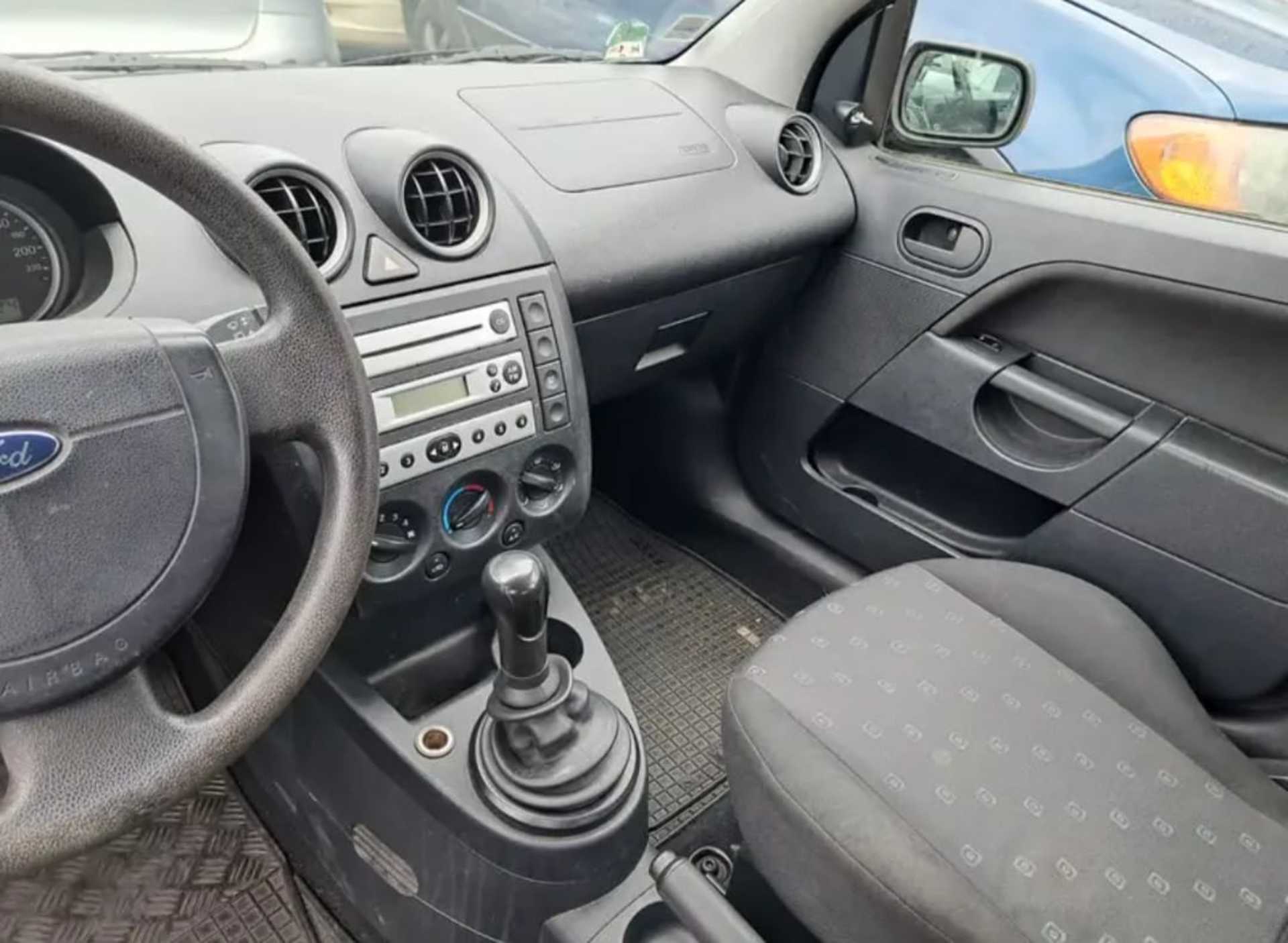 Ford Fiesta - 2