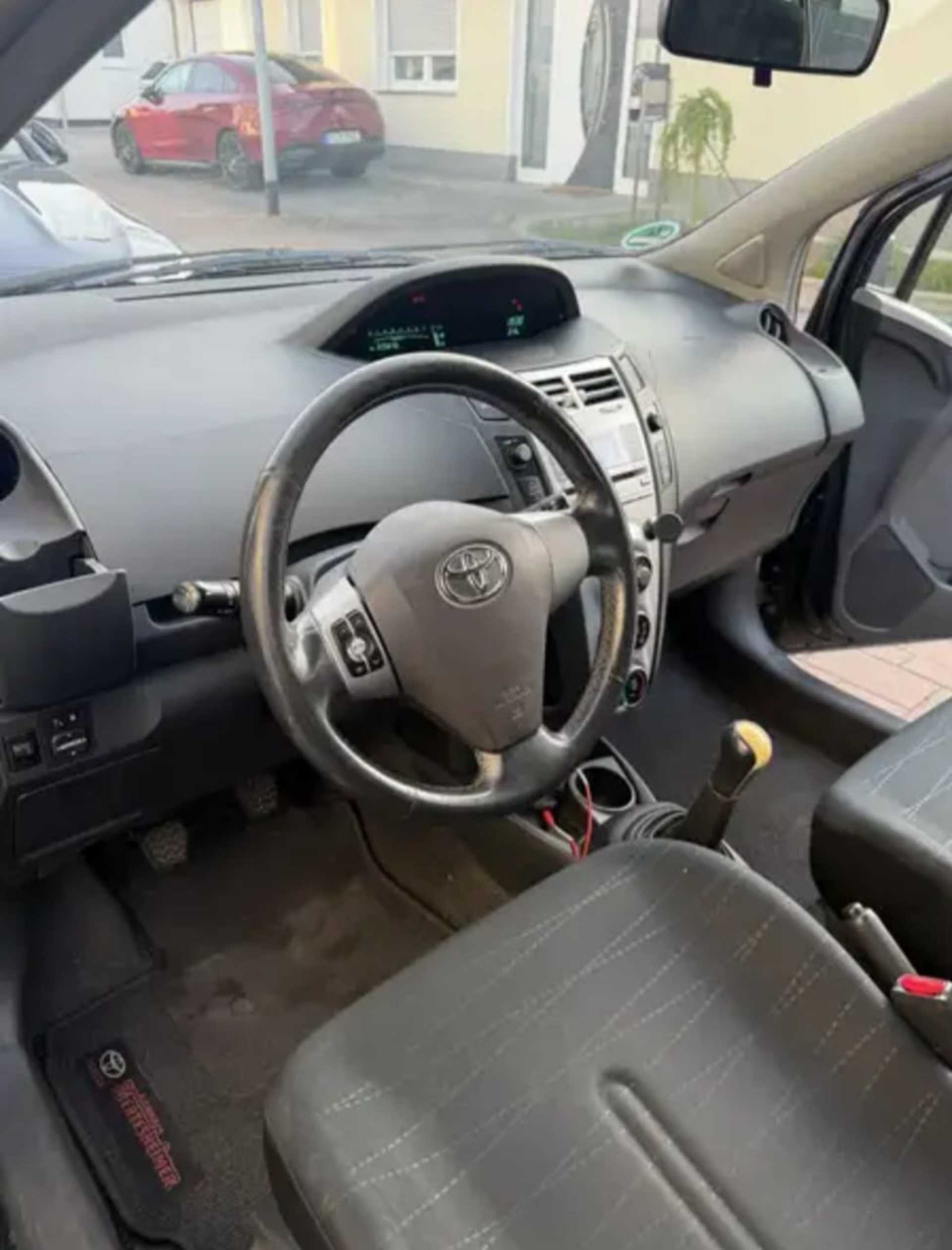 Toyota Yaris - 2