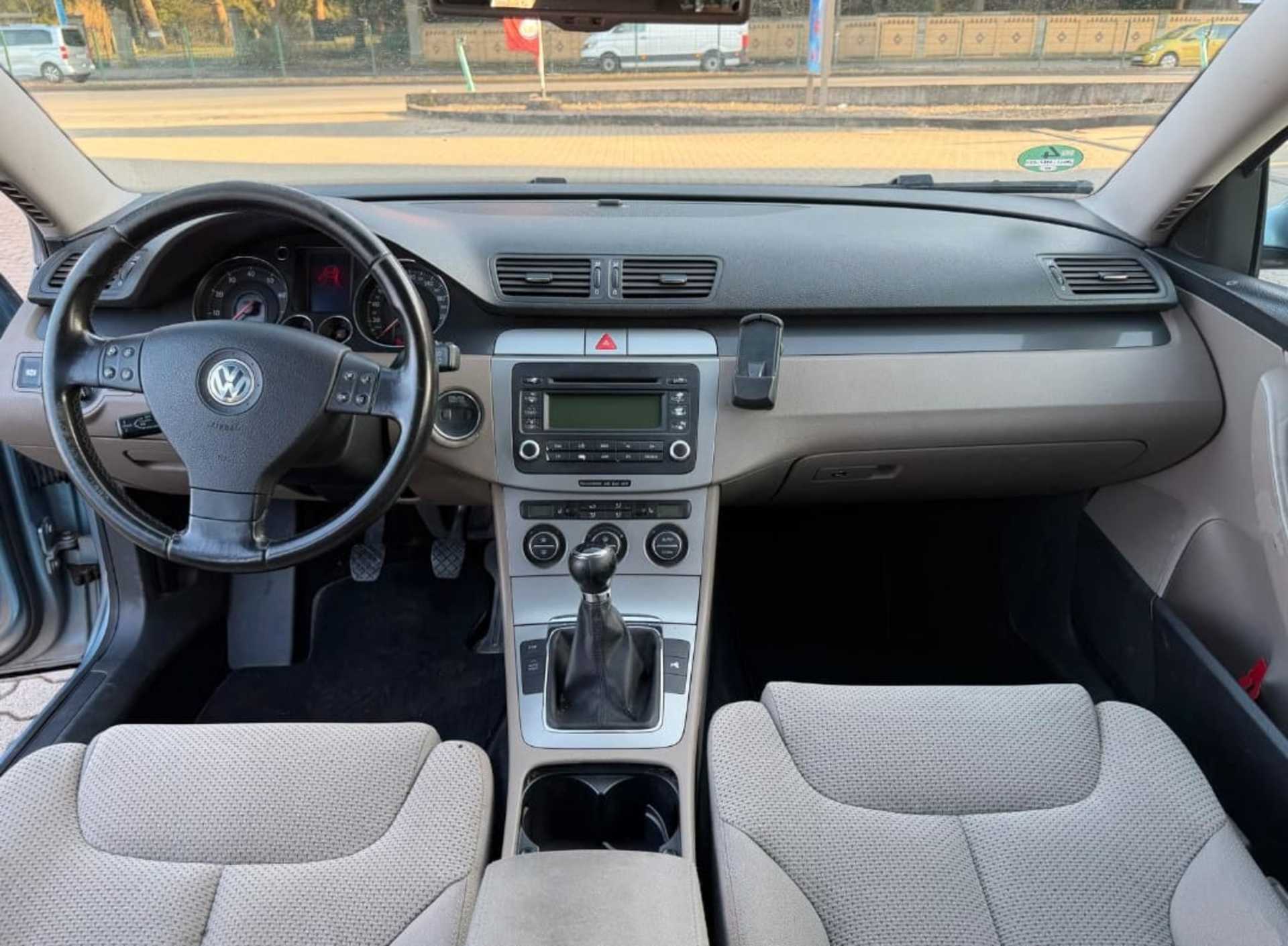 Volkswagen Passat - 3