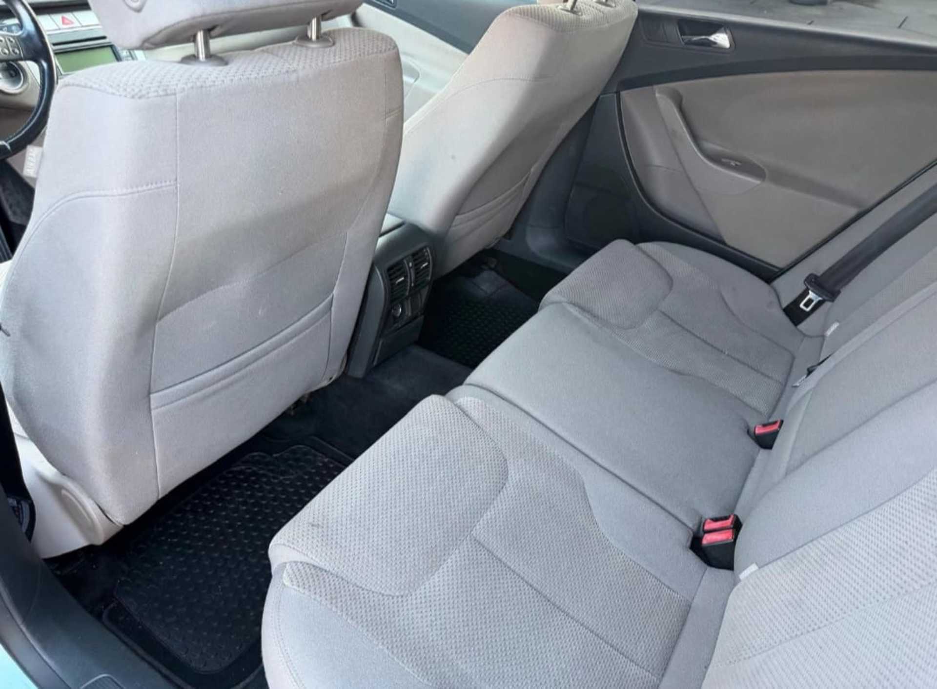 Volkswagen Passat - 6