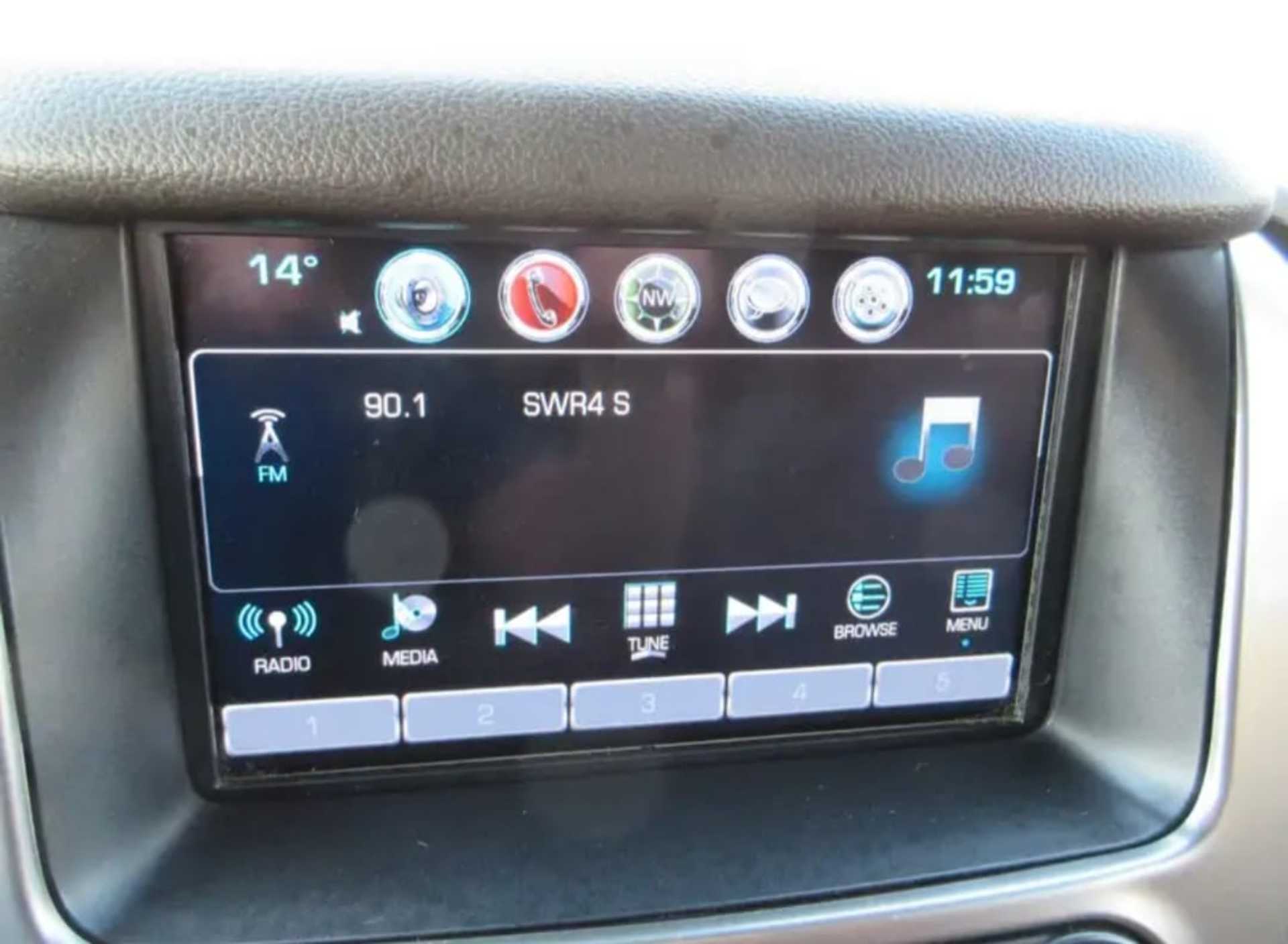 Chevrolet Suburban HD - 3