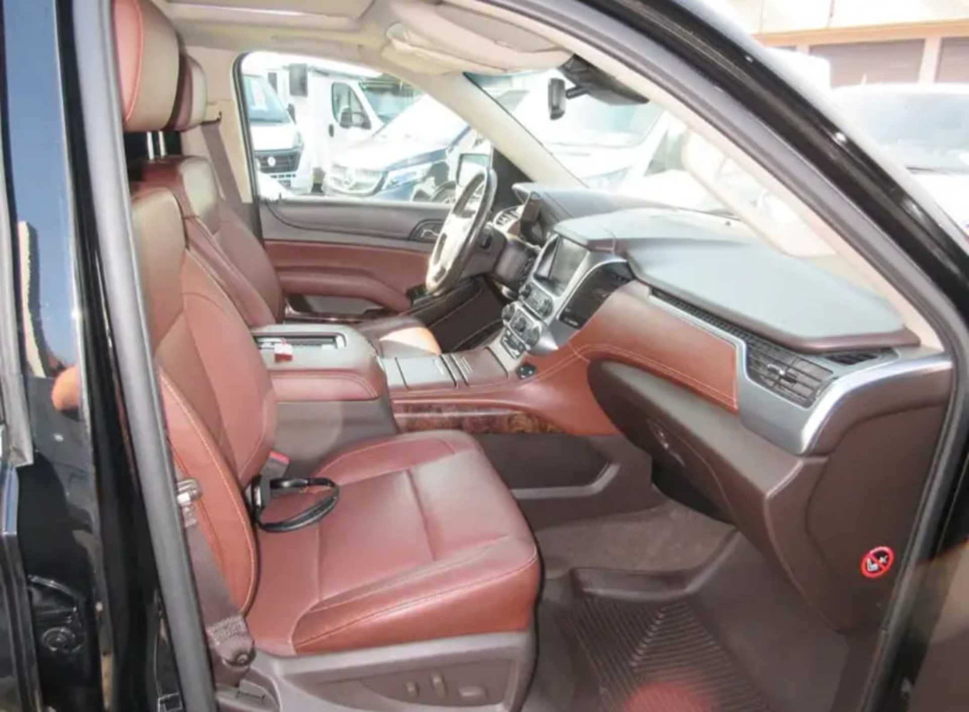 Chevrolet Suburban HD - 5