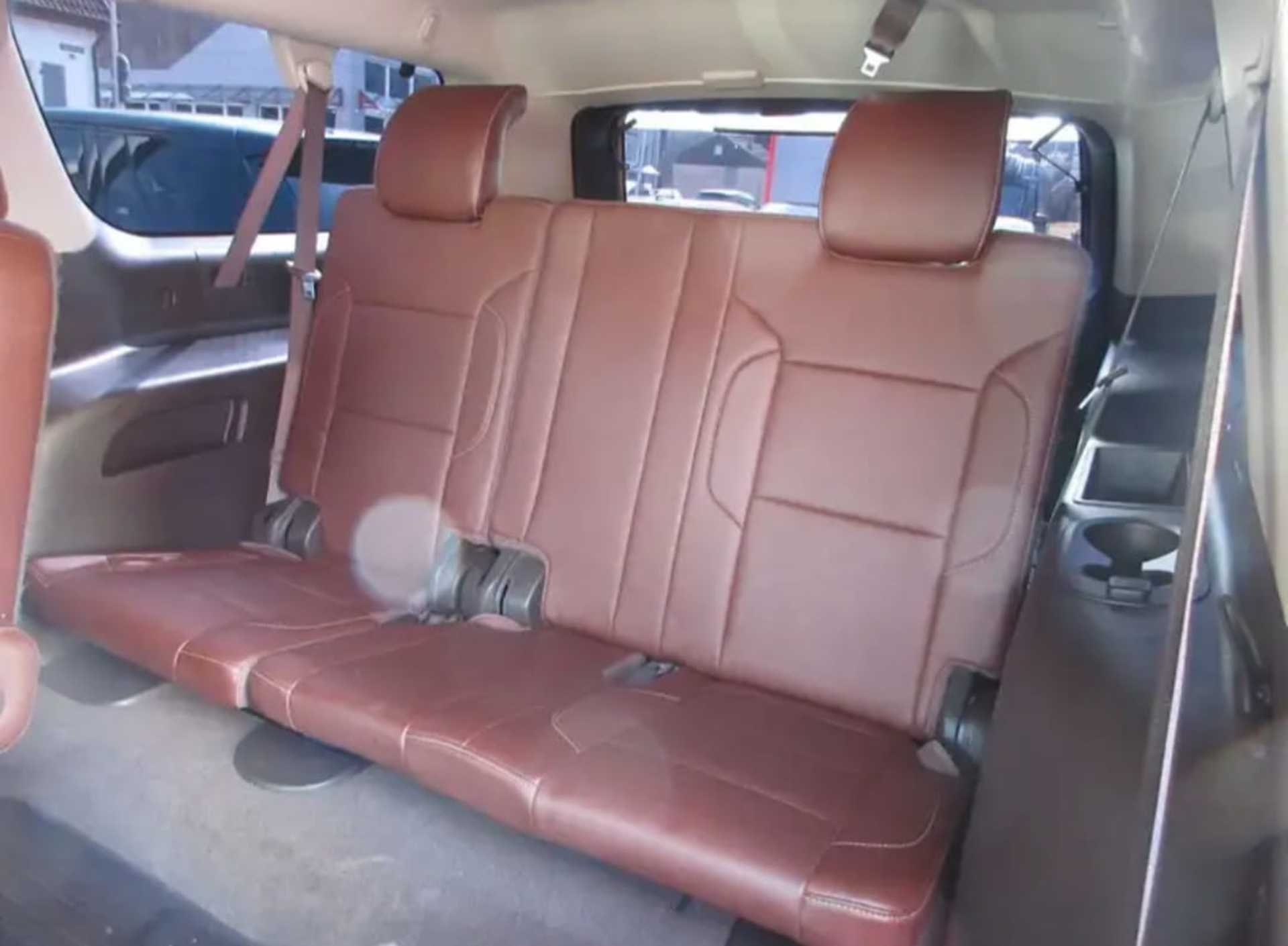 Chevrolet Suburban HD - 6