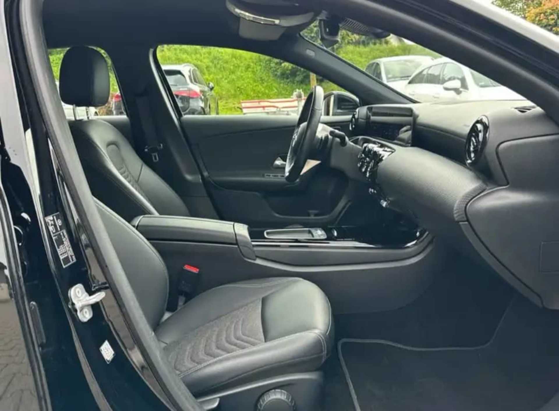 Mercedes-Benz A-Class 180 Advanced - 3