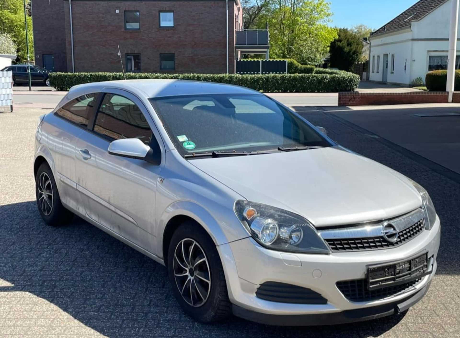 Opel Astra  H GTC 1.4  - 1