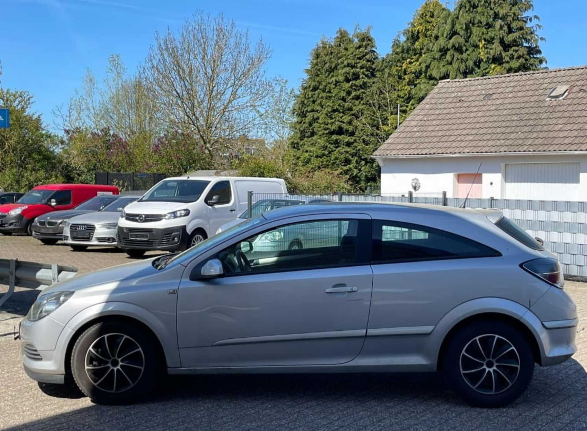 Opel Astra  H GTC 1.4  - 9
