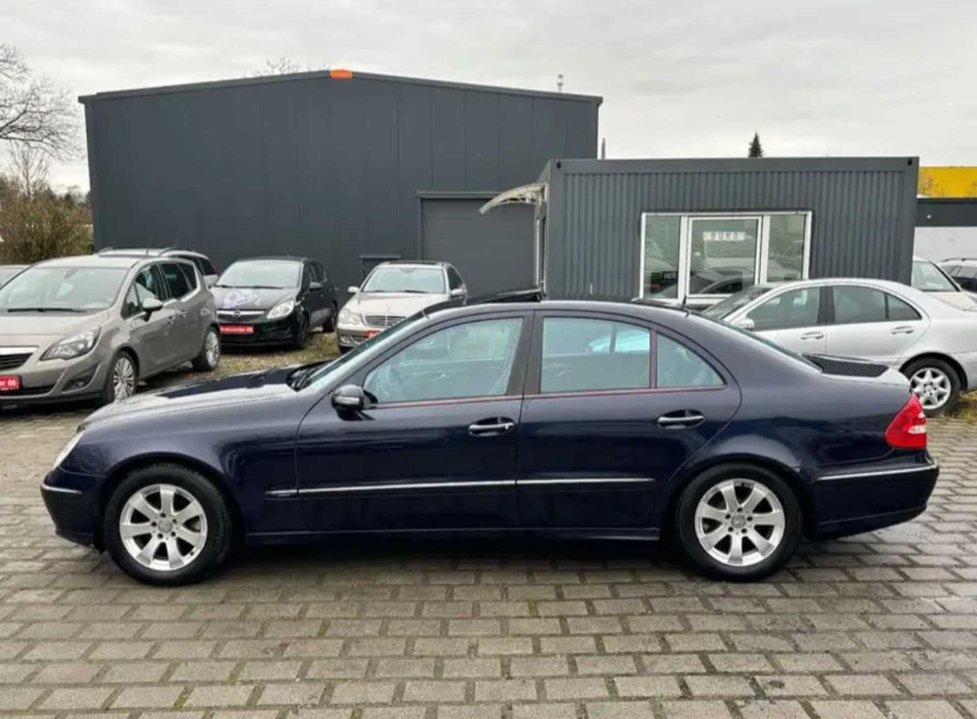 Mercedes-Benz E-Class - 8