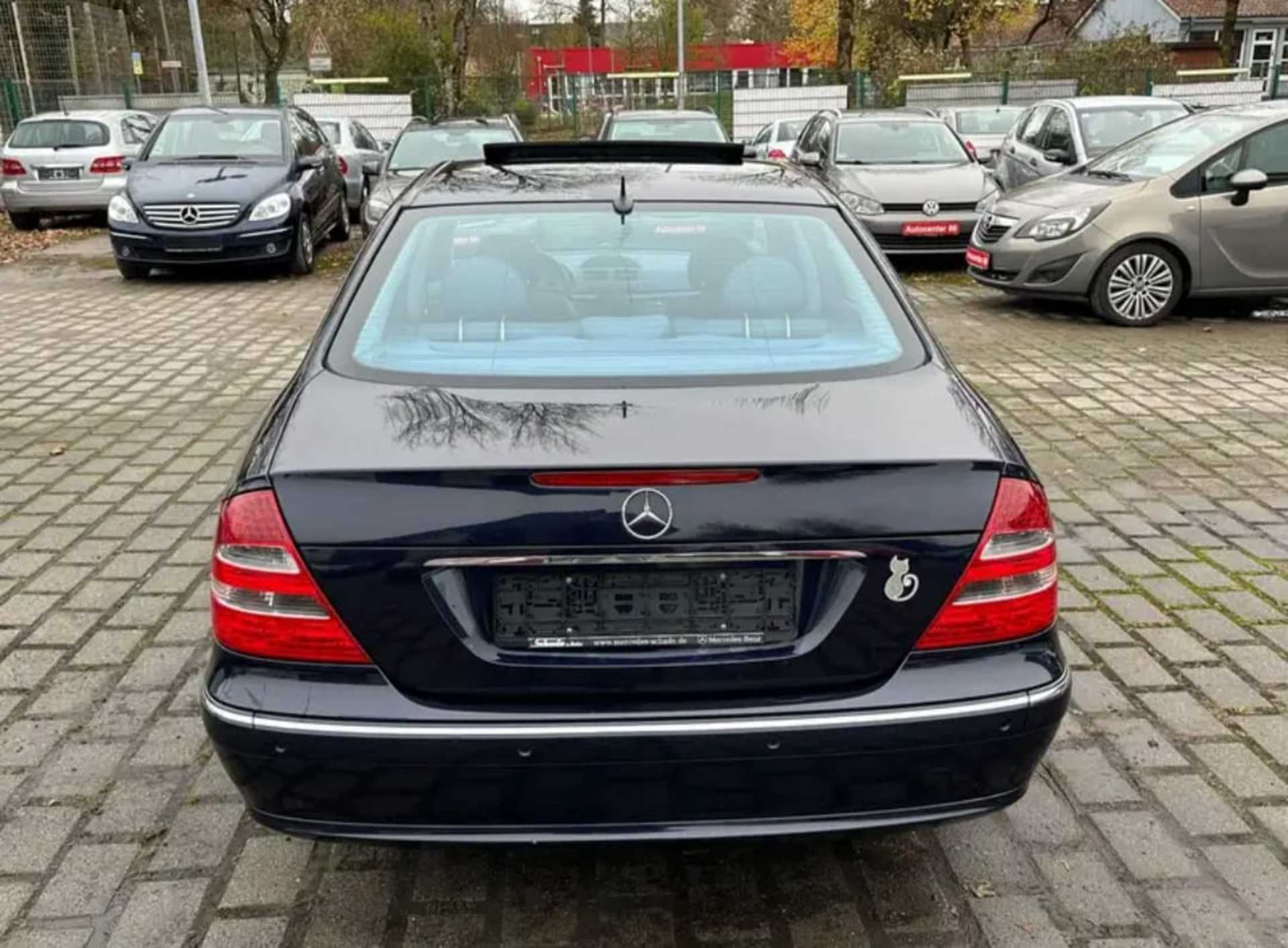 Mercedes-Benz E-Class - 10