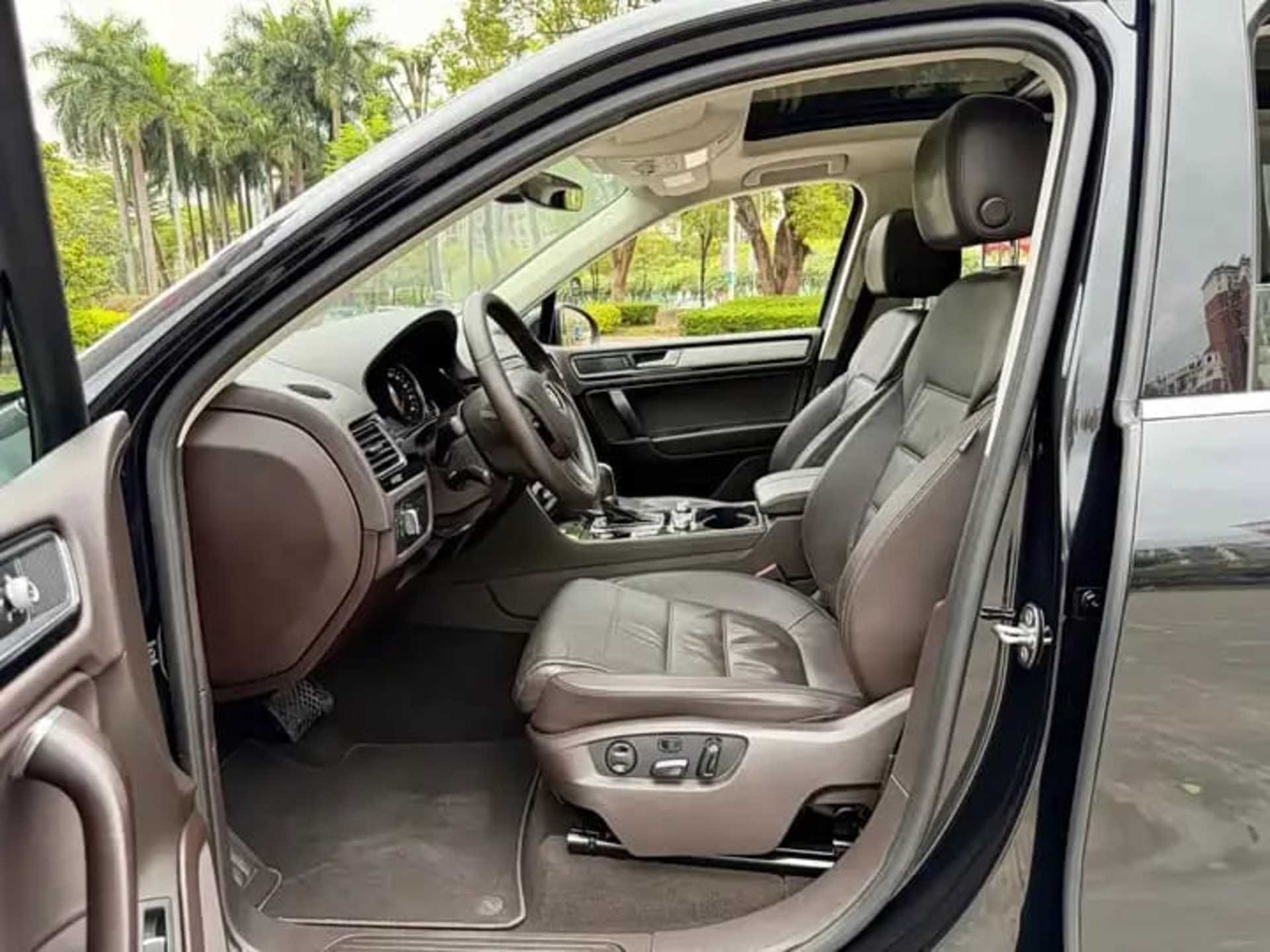 Volkswagen Touareg 3.0 TSI V6 4WD - 3