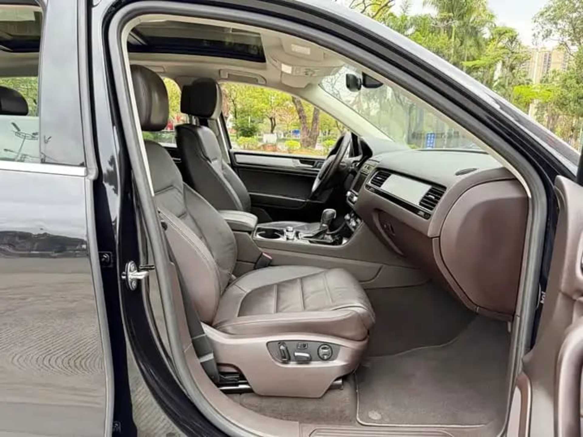 Volkswagen Touareg 3.0 TSI V6 4WD - 4