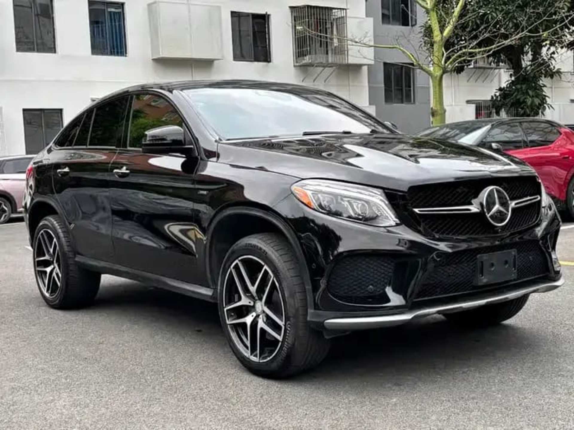 Mercedes-Benz GLE-Class 450 AMG - 1