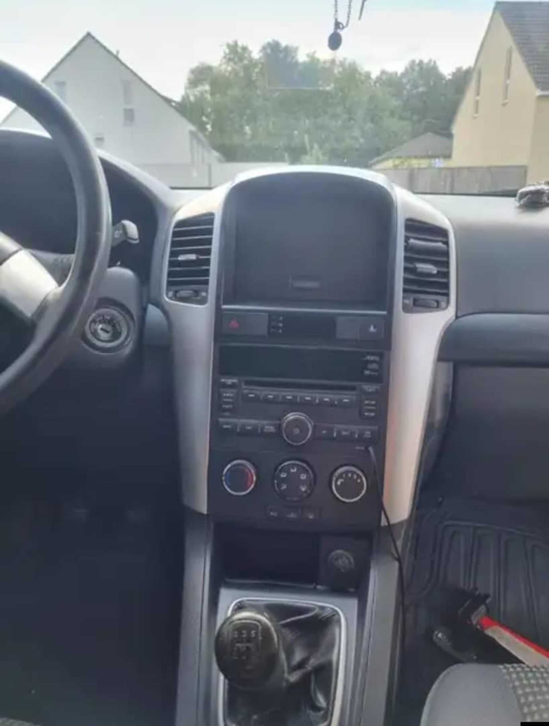 Chevrolet Captiva 2,4 2WD  - 5
