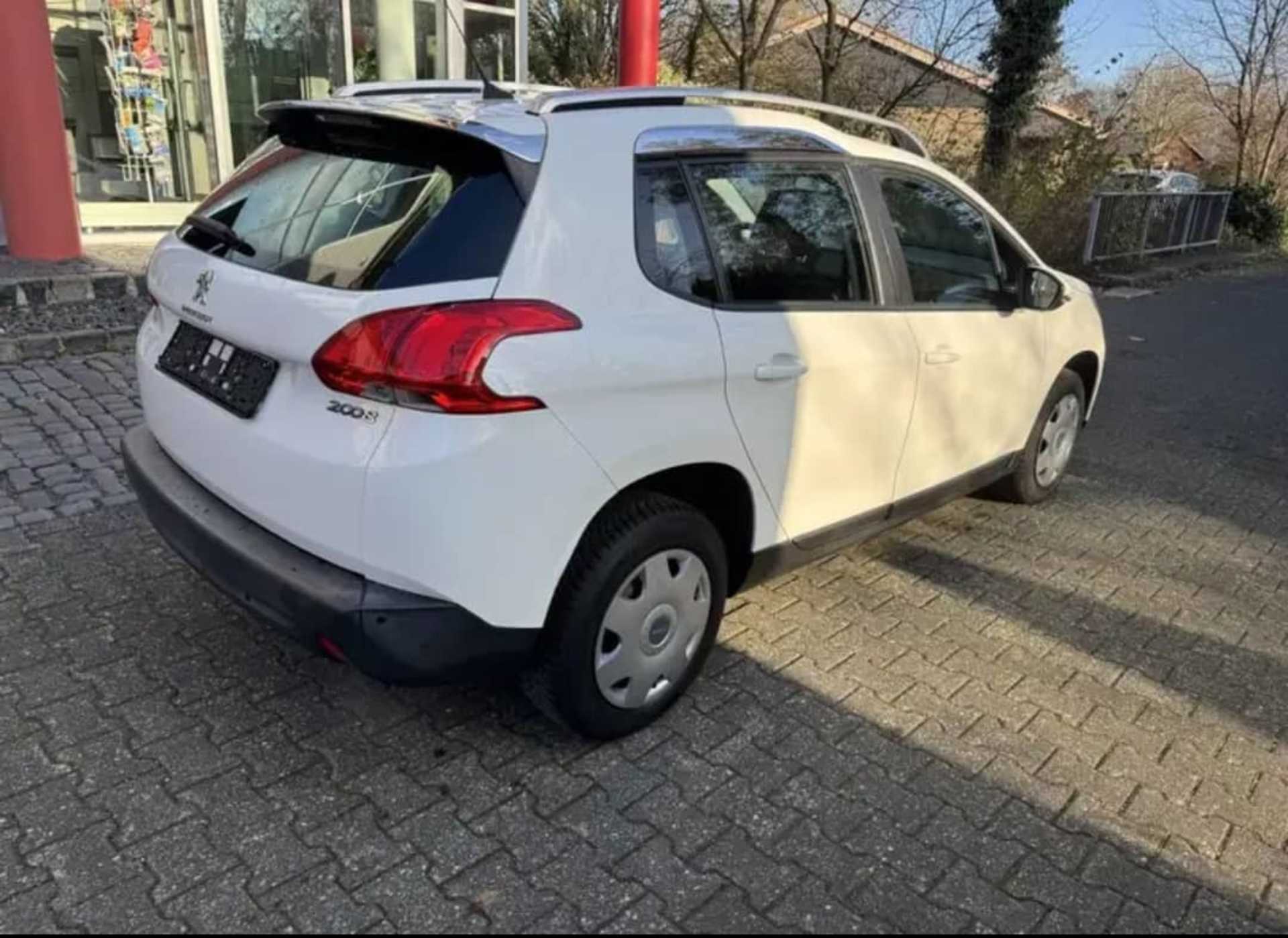 Peugeot 2008 - 7