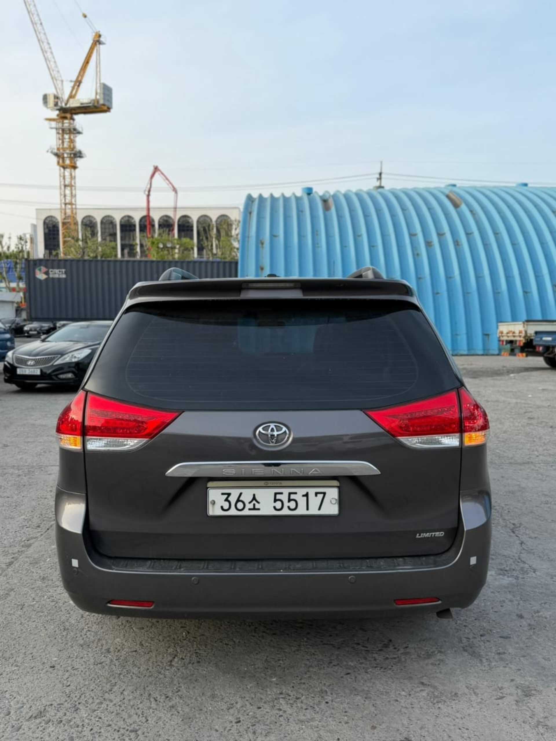 Toyota Sienna - 9
