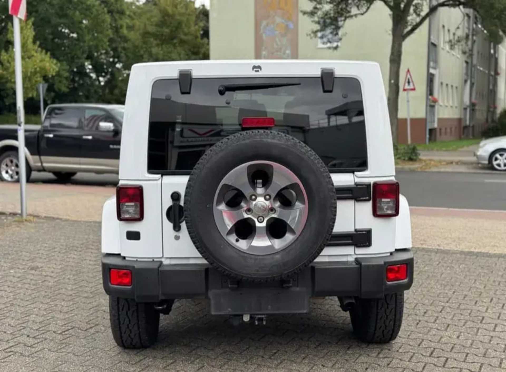 Jeep Wrangler  2.8 CRD DPF Sahara - 9