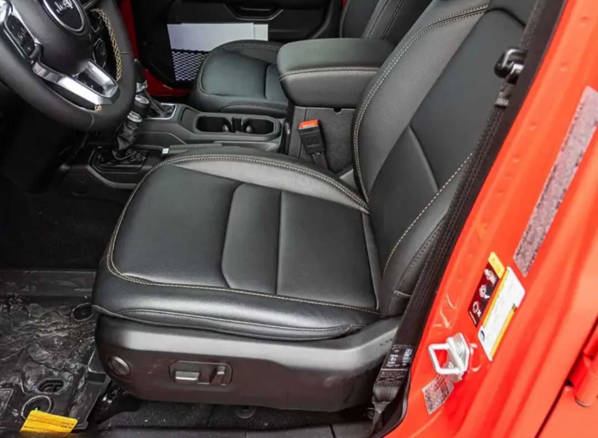 Jeep Wrangler  - 4