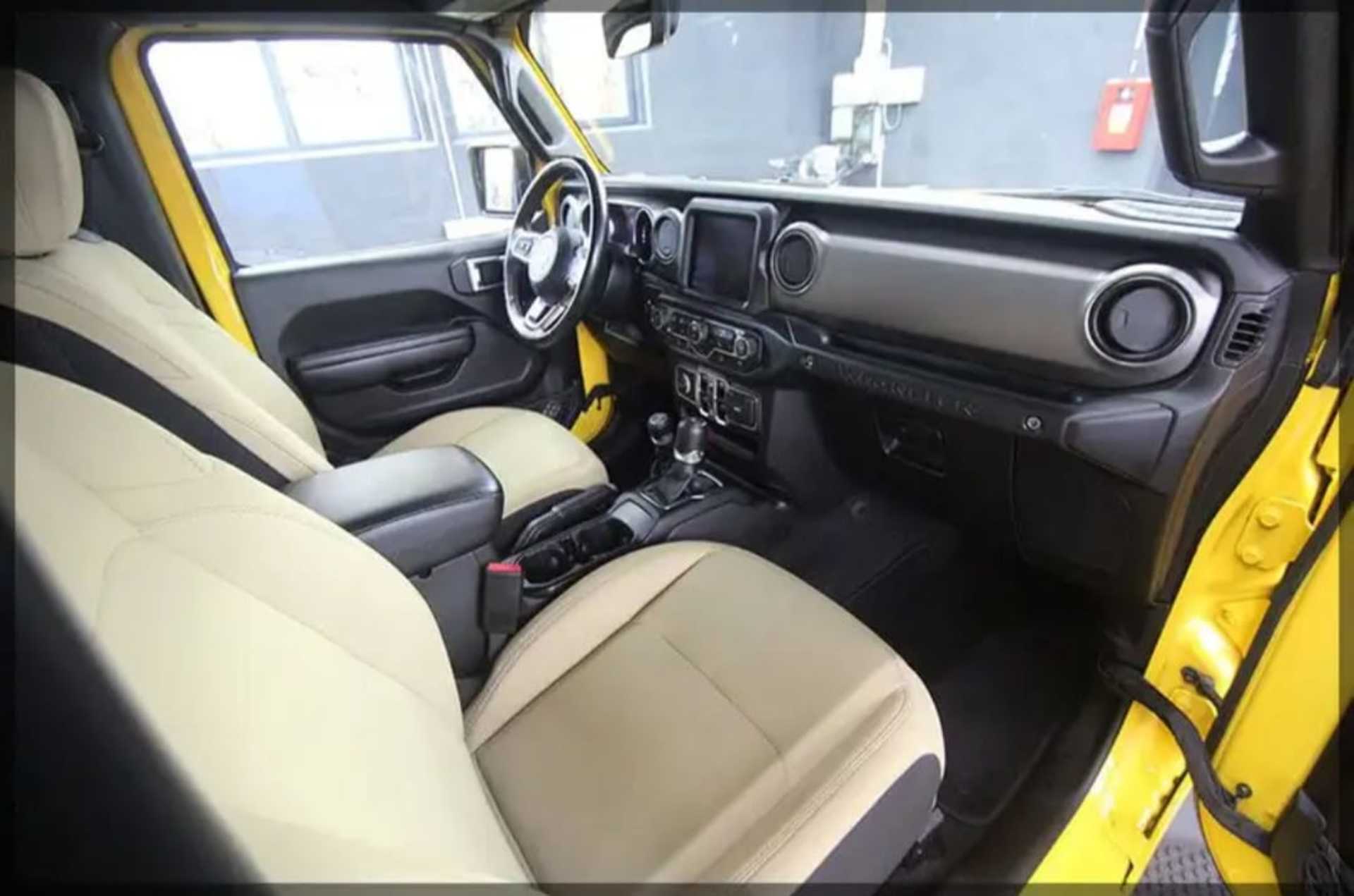 Jeep Wrangler  - 4