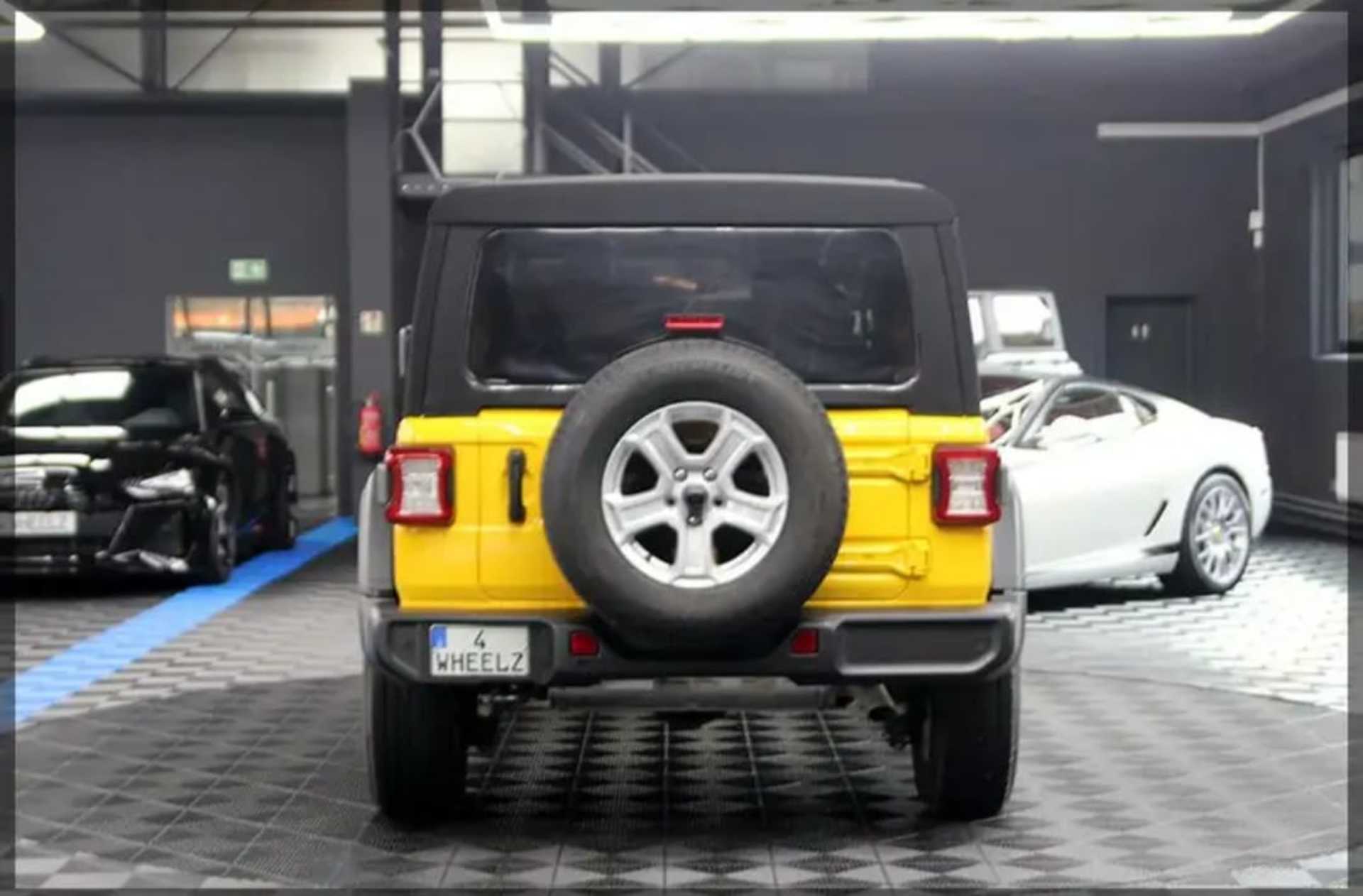 Jeep Wrangler  - 10