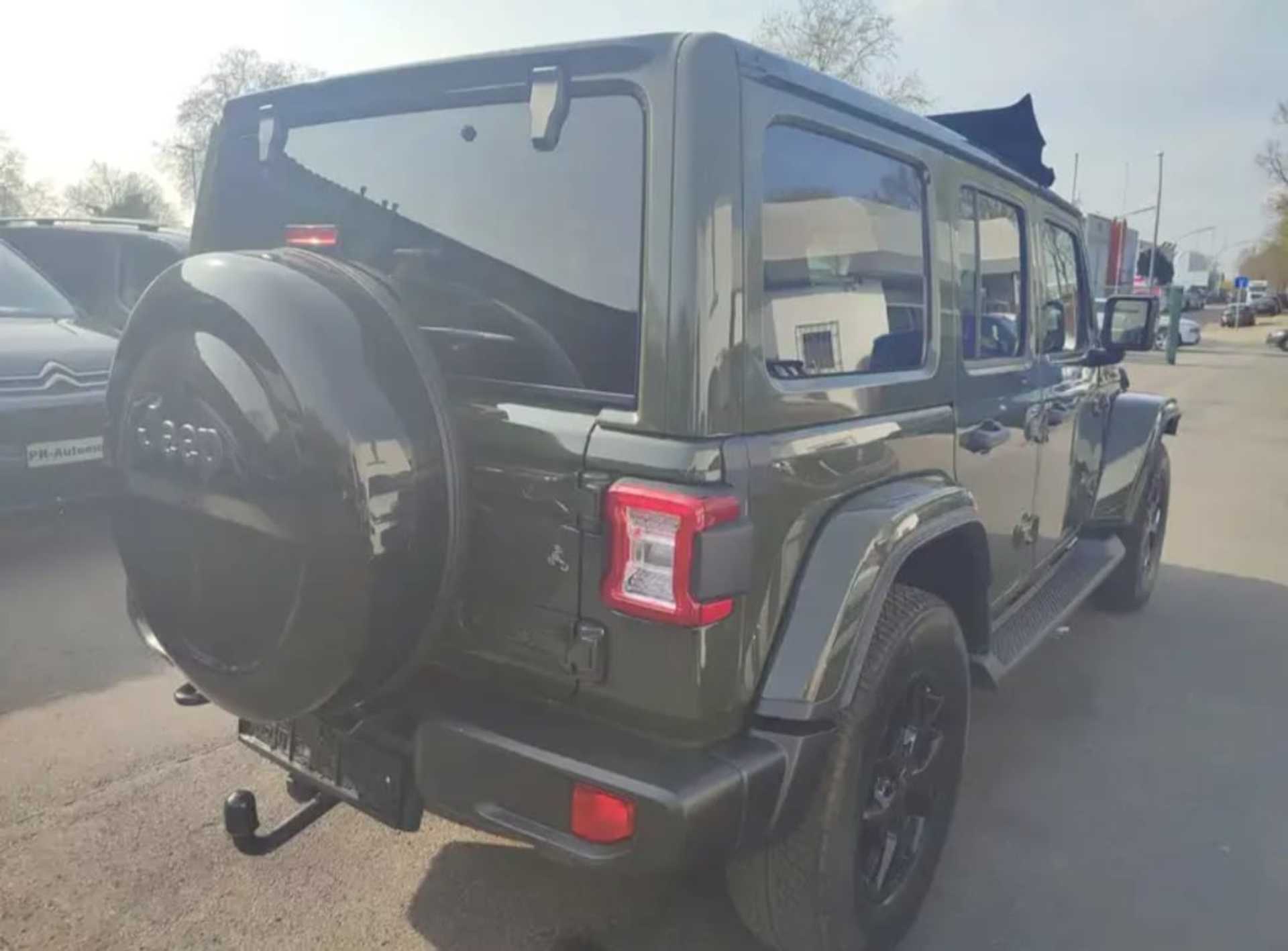 Jeep Wrangler  - 8