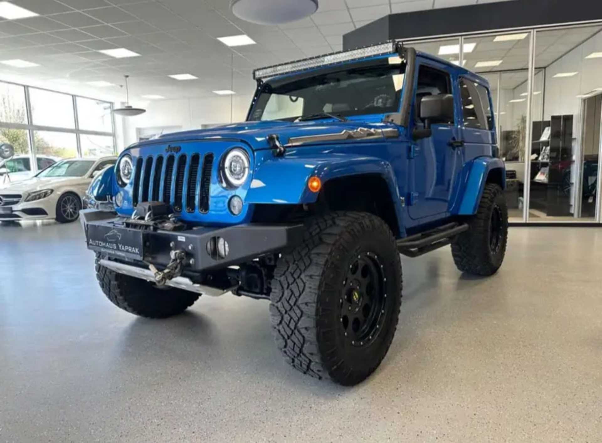 Jeep Wrangler  - 1