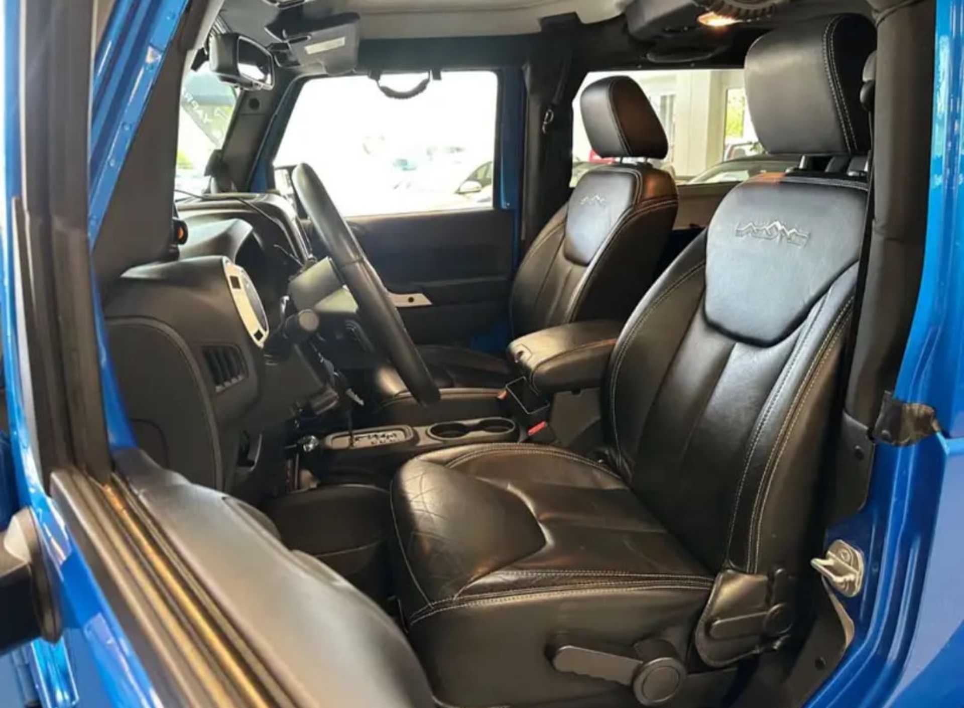 Jeep Wrangler  - 4