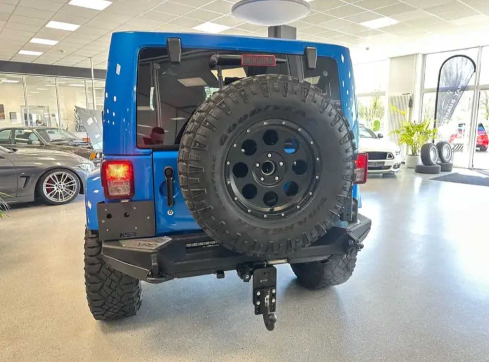 Jeep Wrangler  - 10
