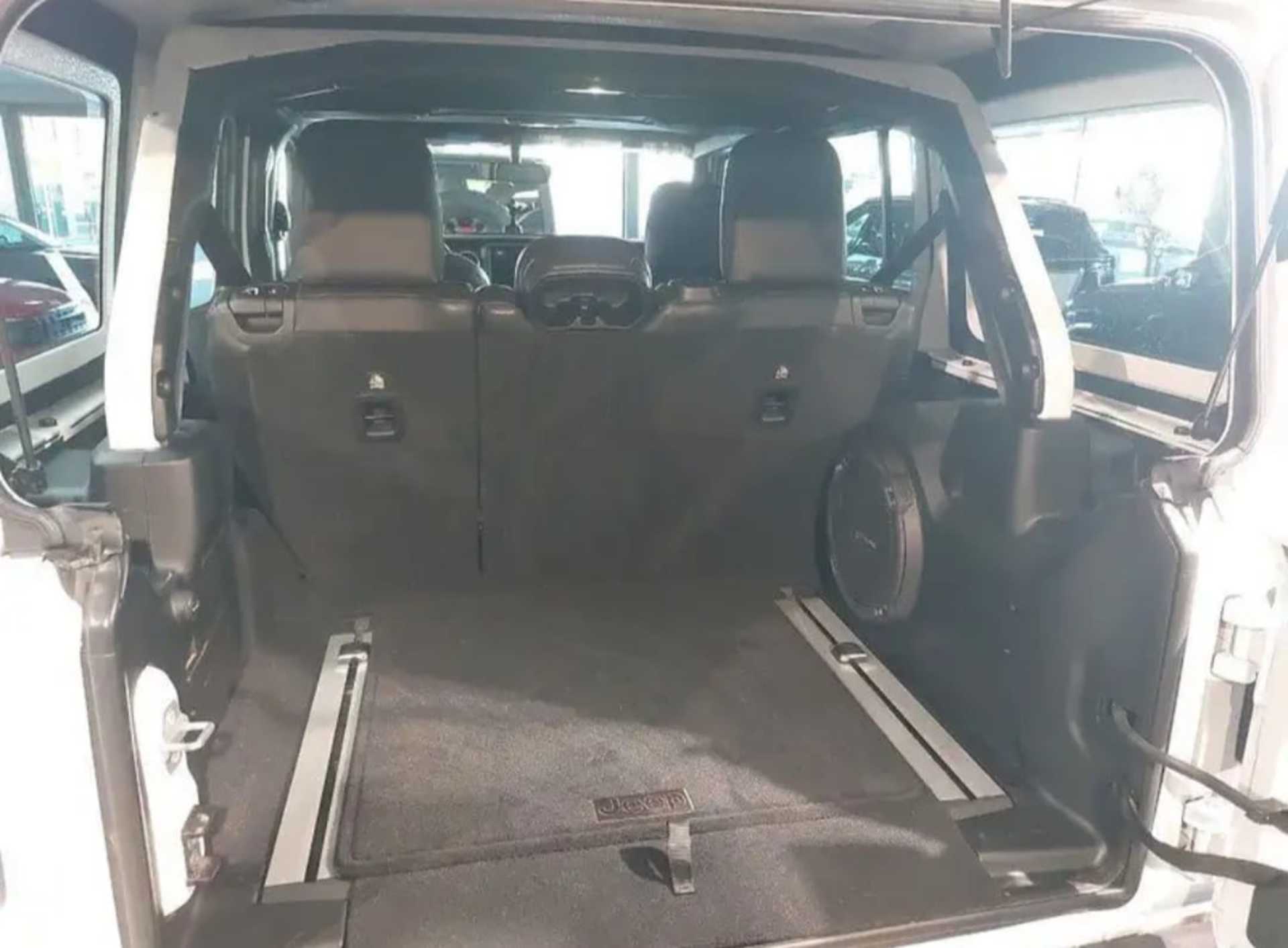 Jeep Wrangler  2.0 272PS UnLimited Sahara Camouflage . - 5
