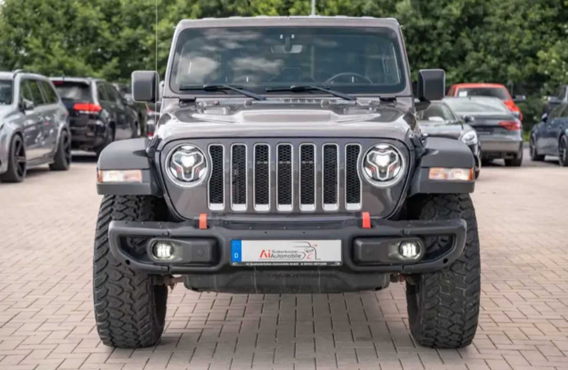 Jeep Wrangler  - 1