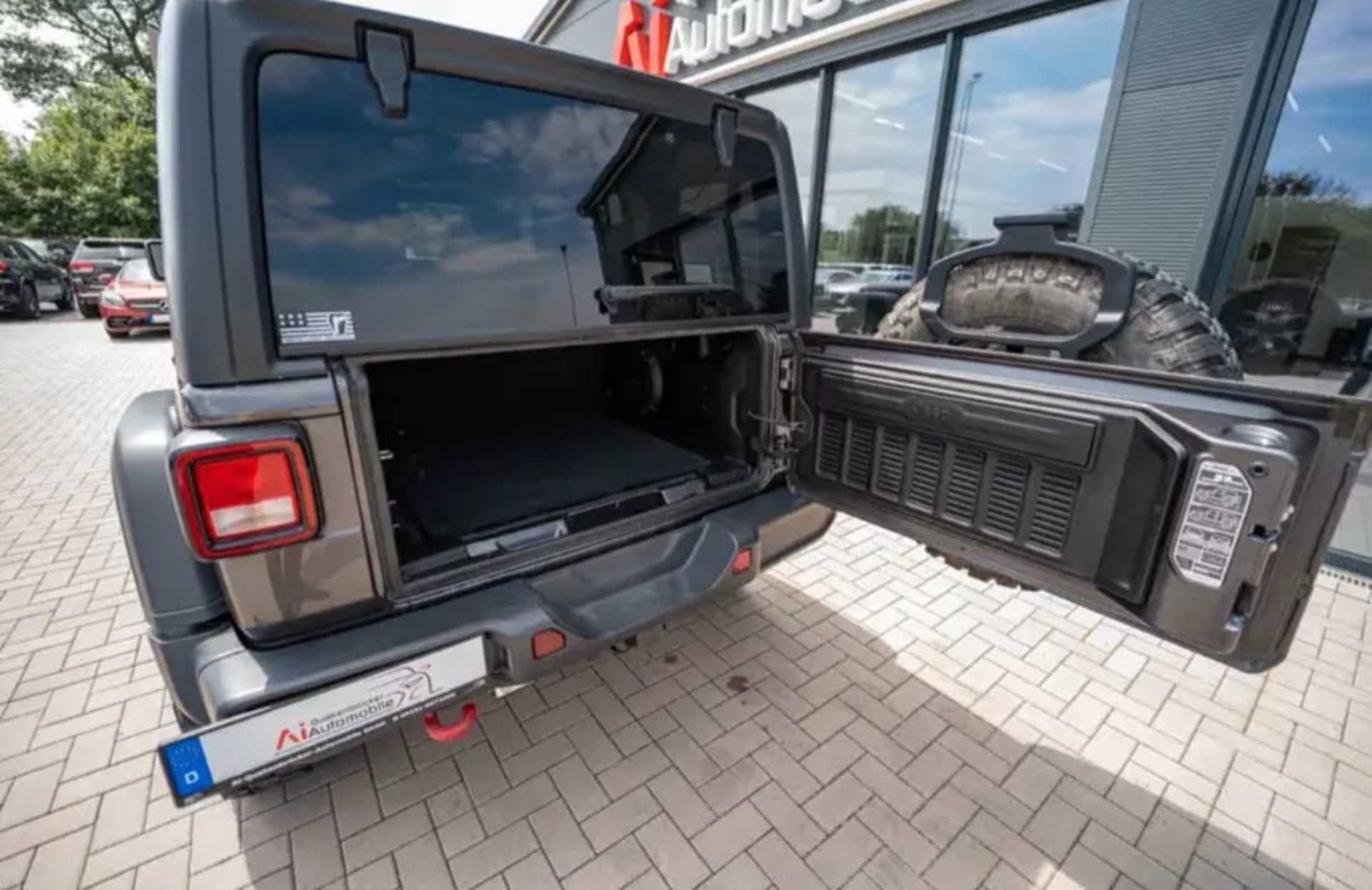 Jeep Wrangler  - 6