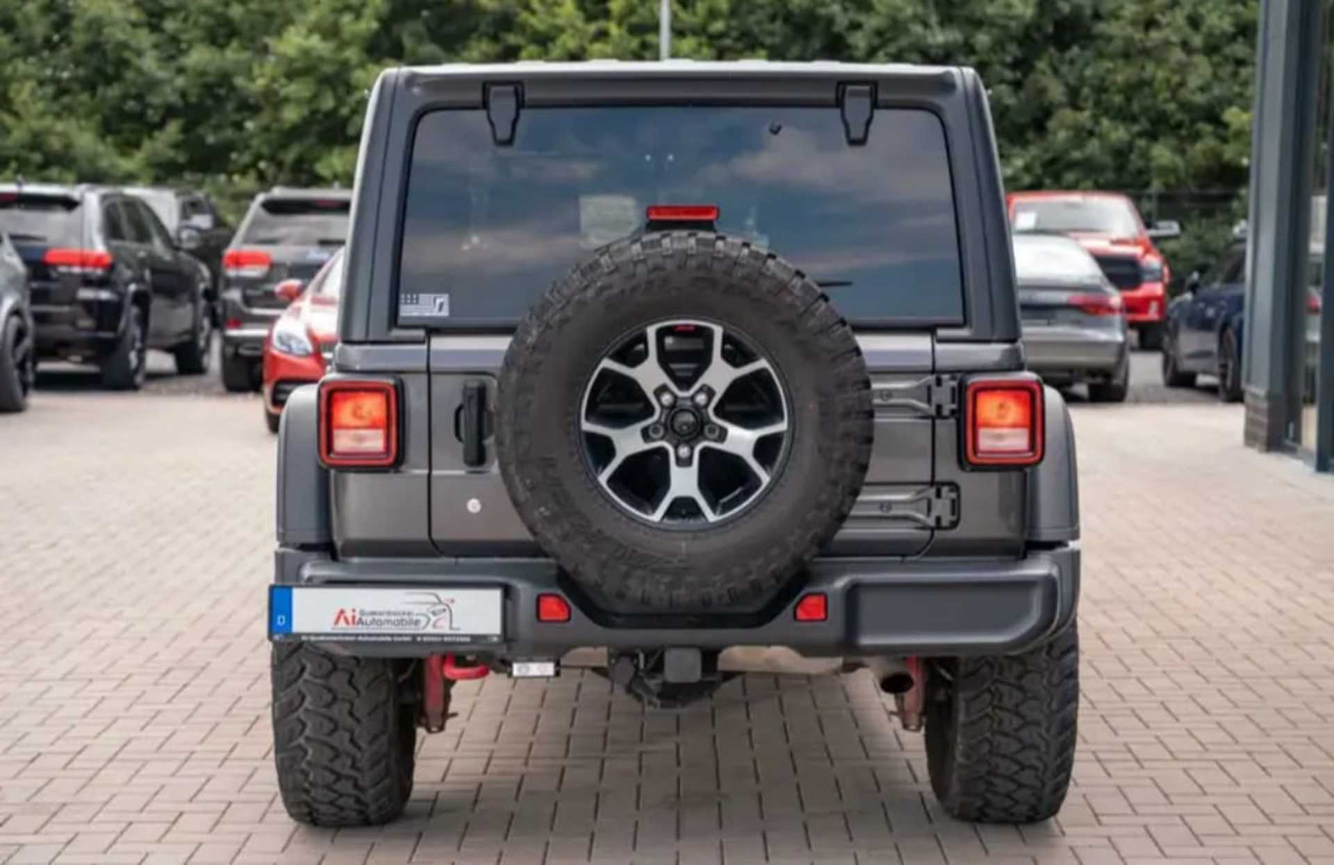Jeep Wrangler  - 9