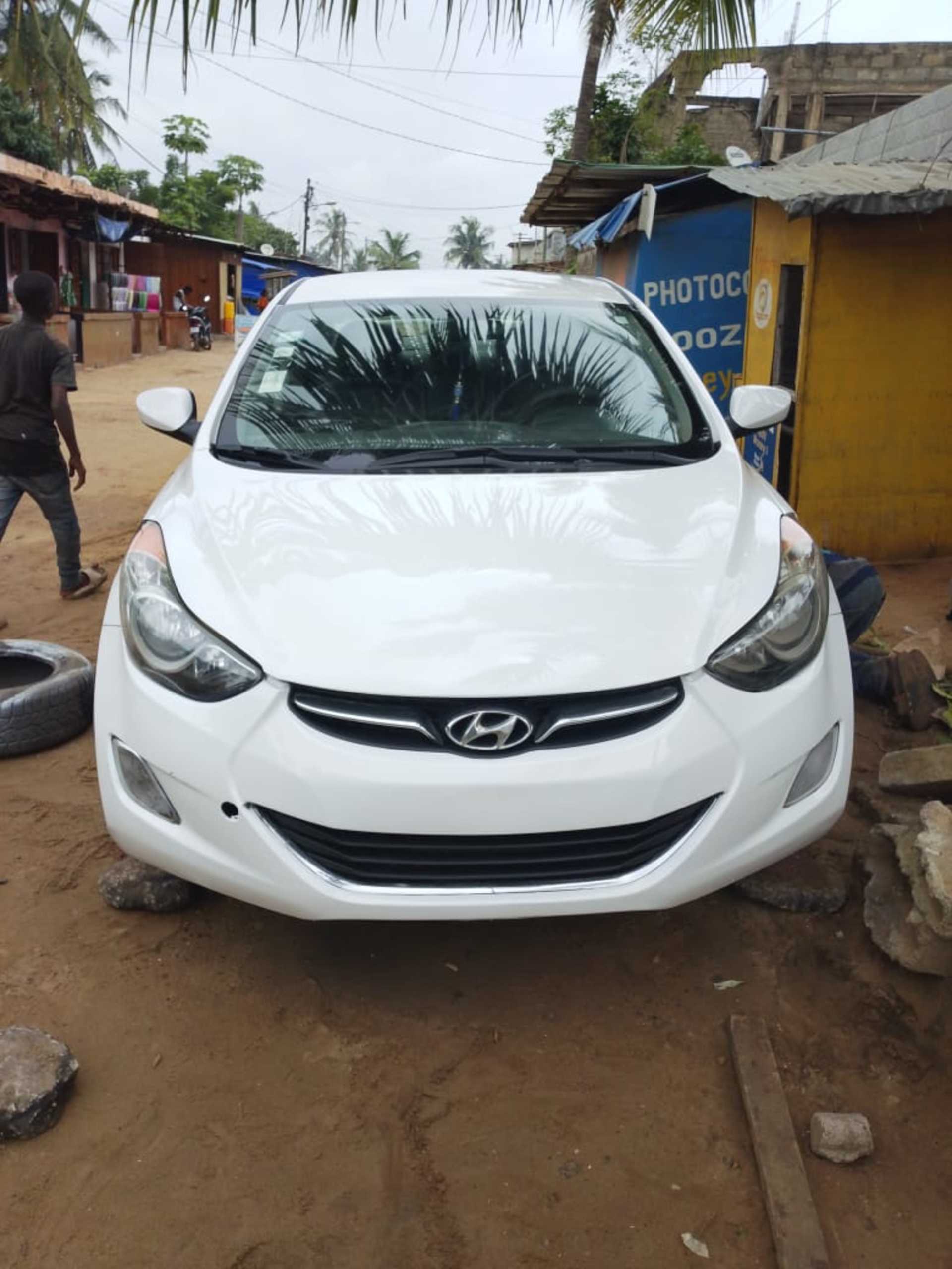 Hyundai Elentra - 1