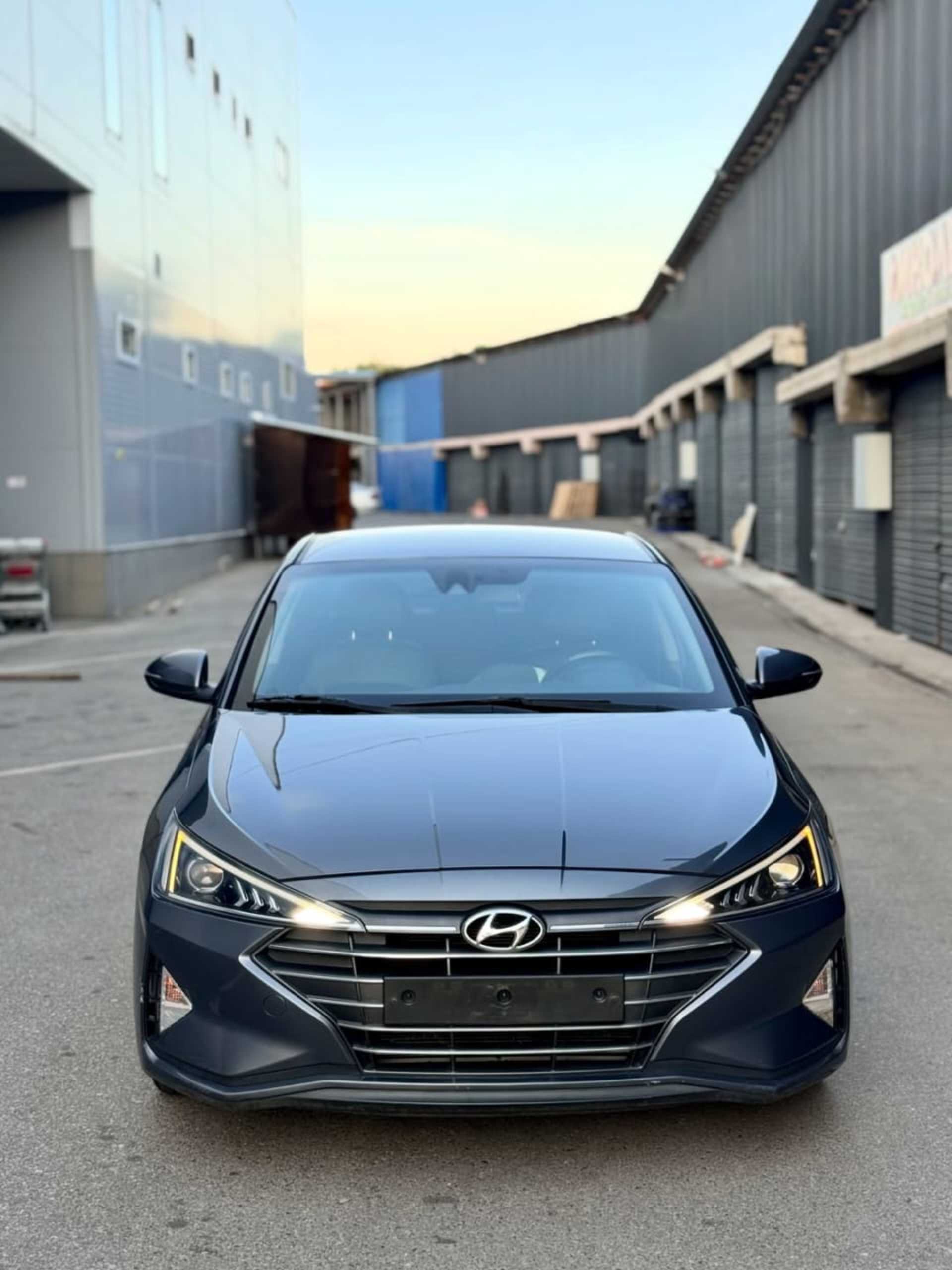 Hyundai AVANTE - 1