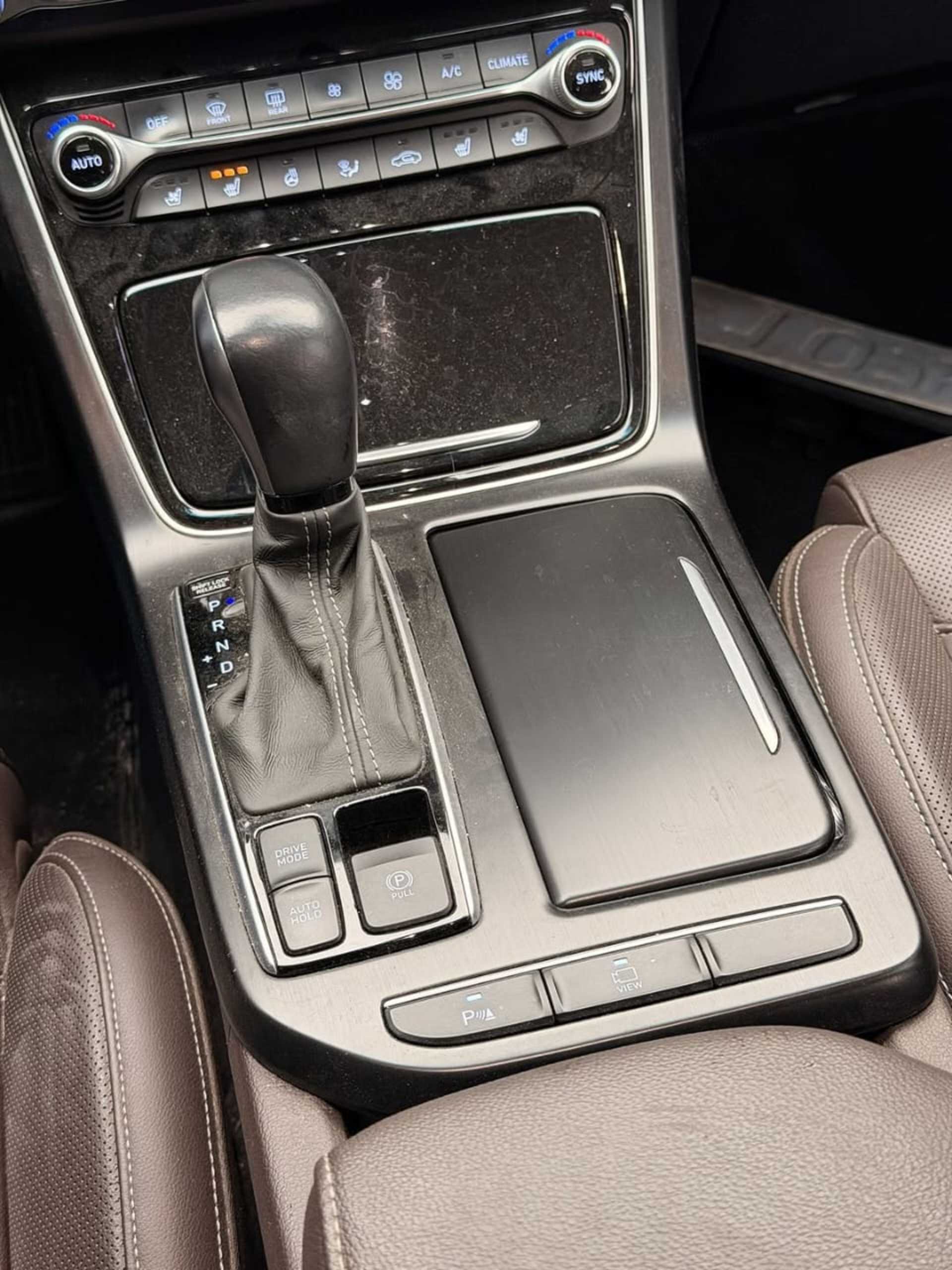 Hyundai AVANTE - 5