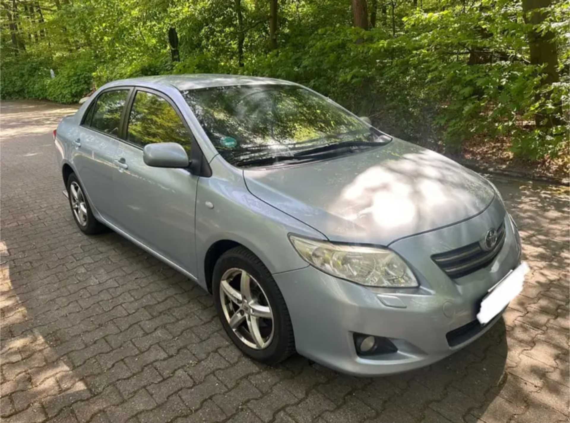 Toyota Corolla - 1