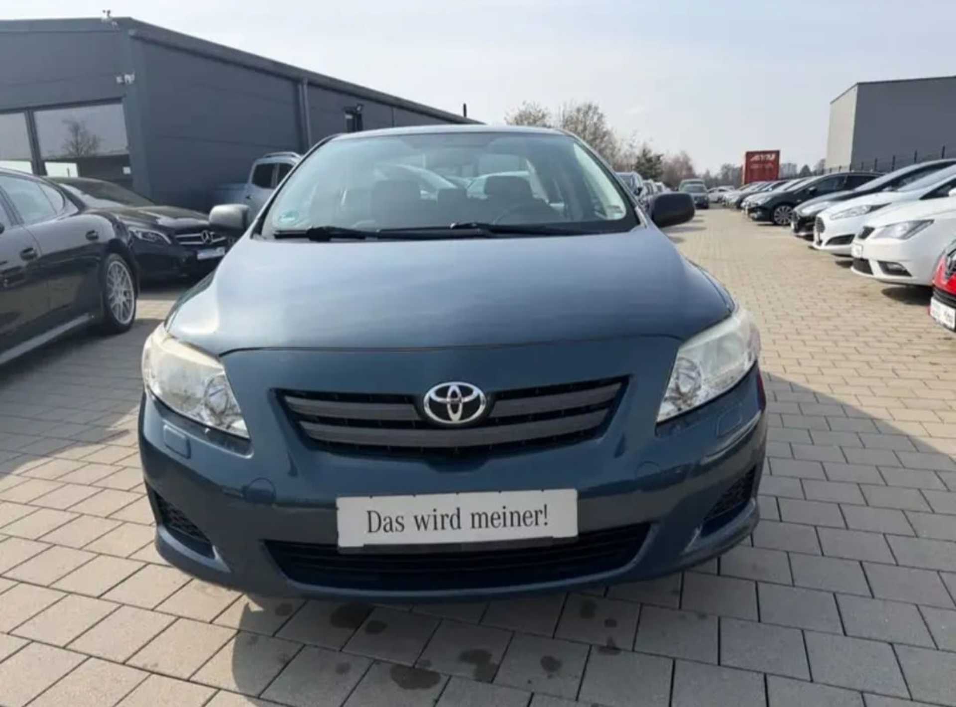 Toyota Corolla - 1