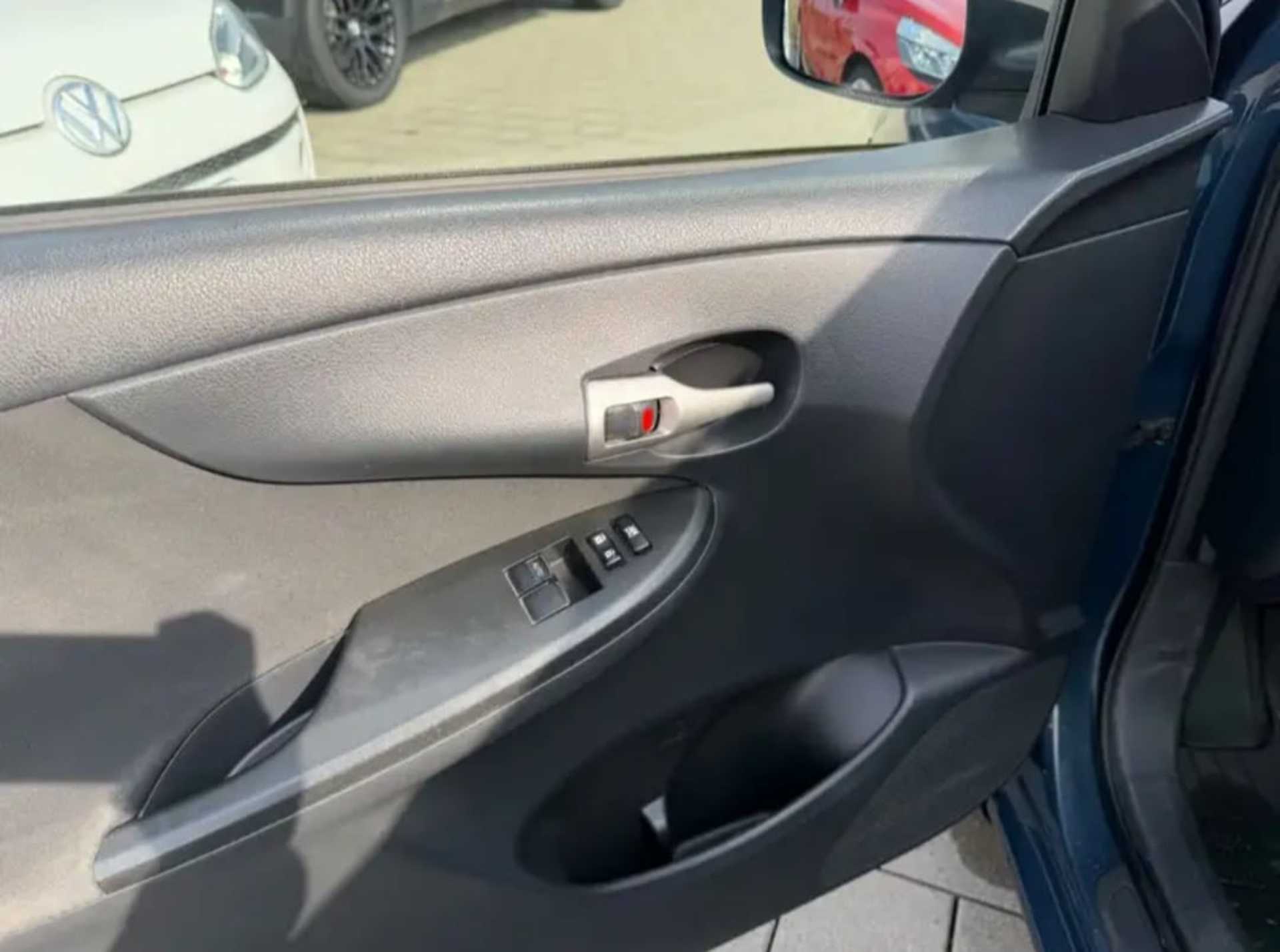 Toyota Corolla - 4