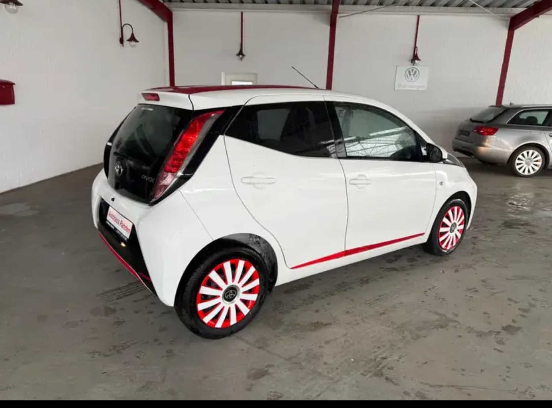 Toyota Aygo  1.0 x-busyness  - 5