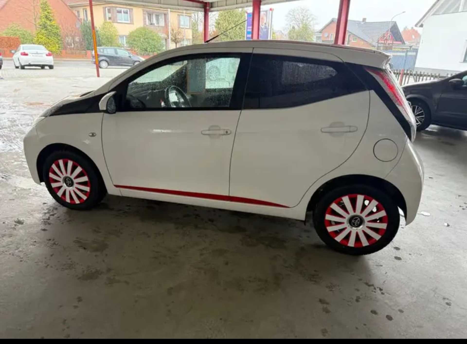 Toyota Aygo  1.0 x-busyness  - 6