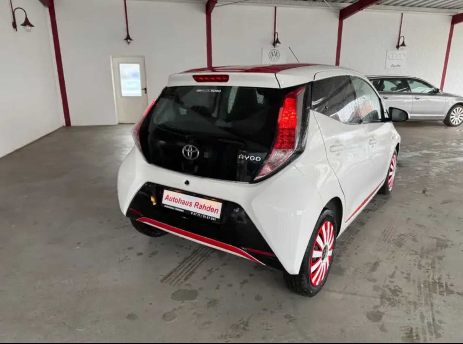 Toyota Aygo  1.0 x-busyness  - 7