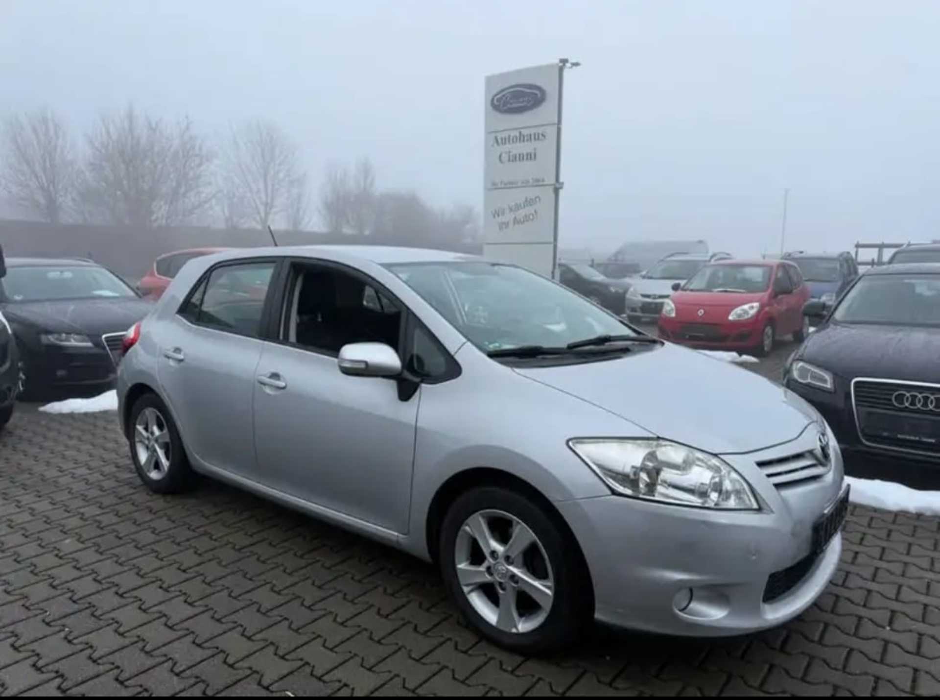 Toyota Auris - 1